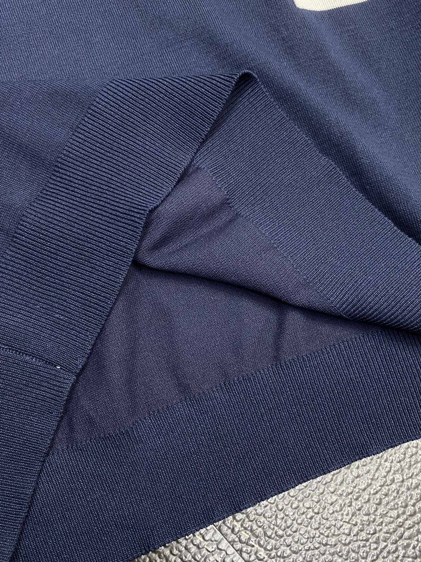 。Thom Browne汤姆布朗💥独家专供春夏新款原单男士休闲针织短袖。高端定制 高版本 时尚百搭爆款⚠