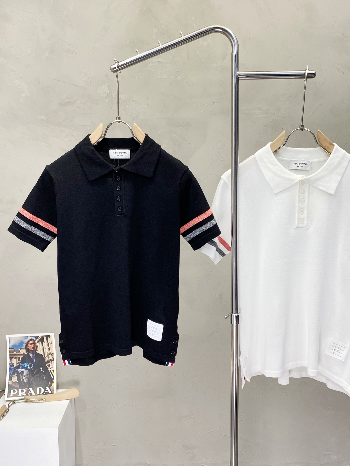 。Thom Browne汤姆布朗💥独家专供春夏新款原单男士休闲针织短袖。高端定制 高版本 时尚百搭爆款⚠