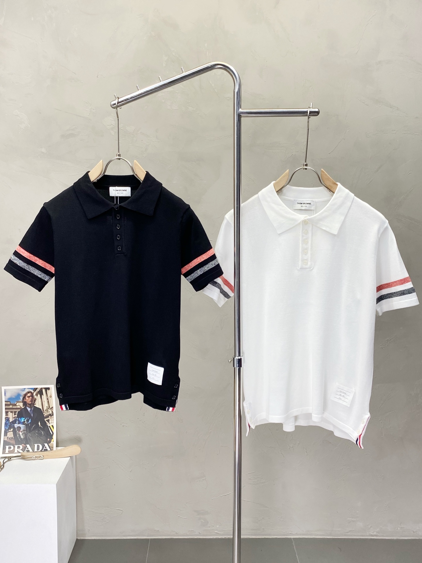 。Thom Browne汤姆布朗💥独家专供春夏新款原单男士休闲针织短袖。高端定制 高版本 时尚百搭爆款⚠