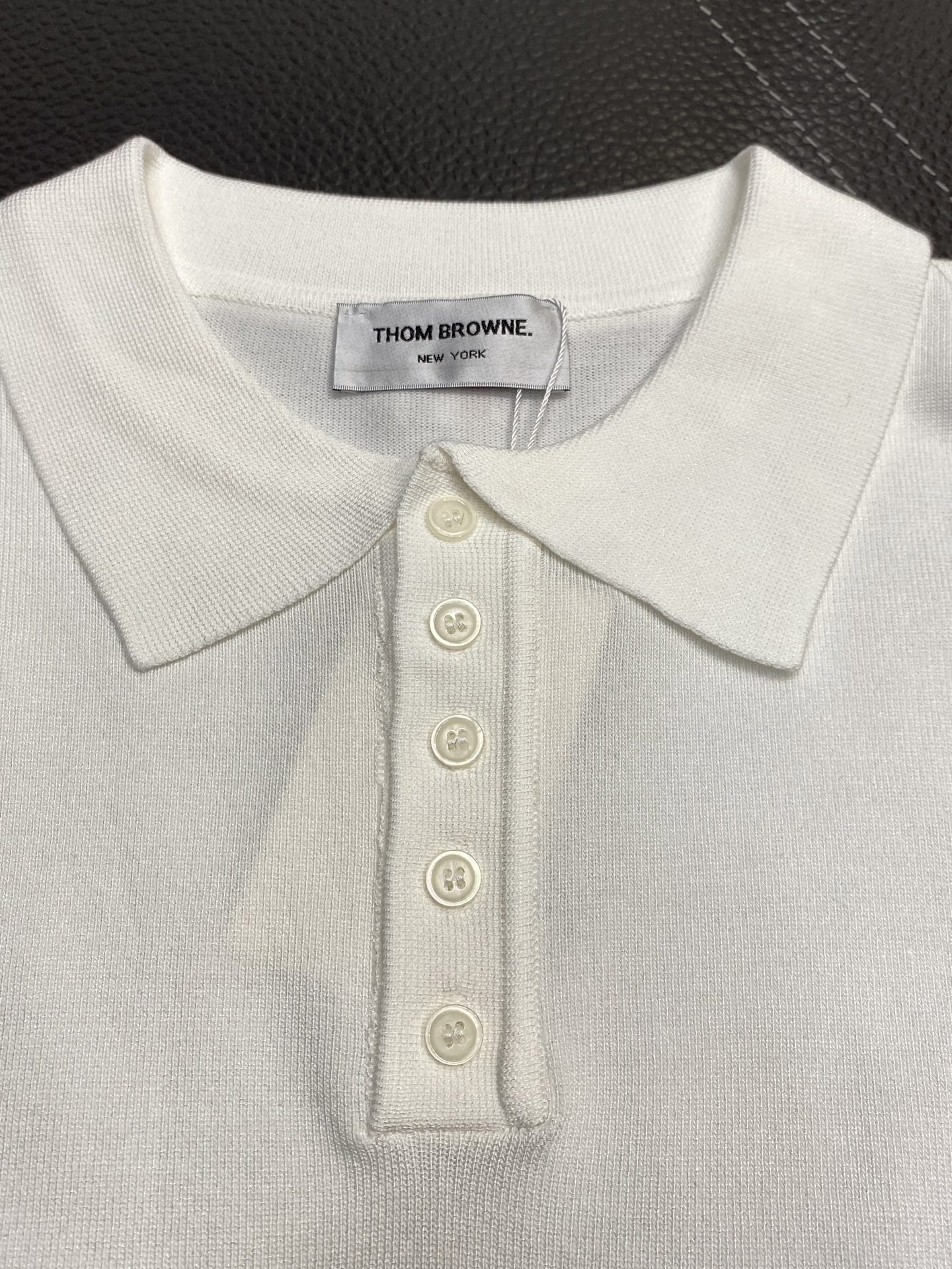 。Thom Browne汤姆布朗💥独家专供春夏新款原单男士休闲针织短袖。高端定制 高版本 时尚百搭爆款⚠