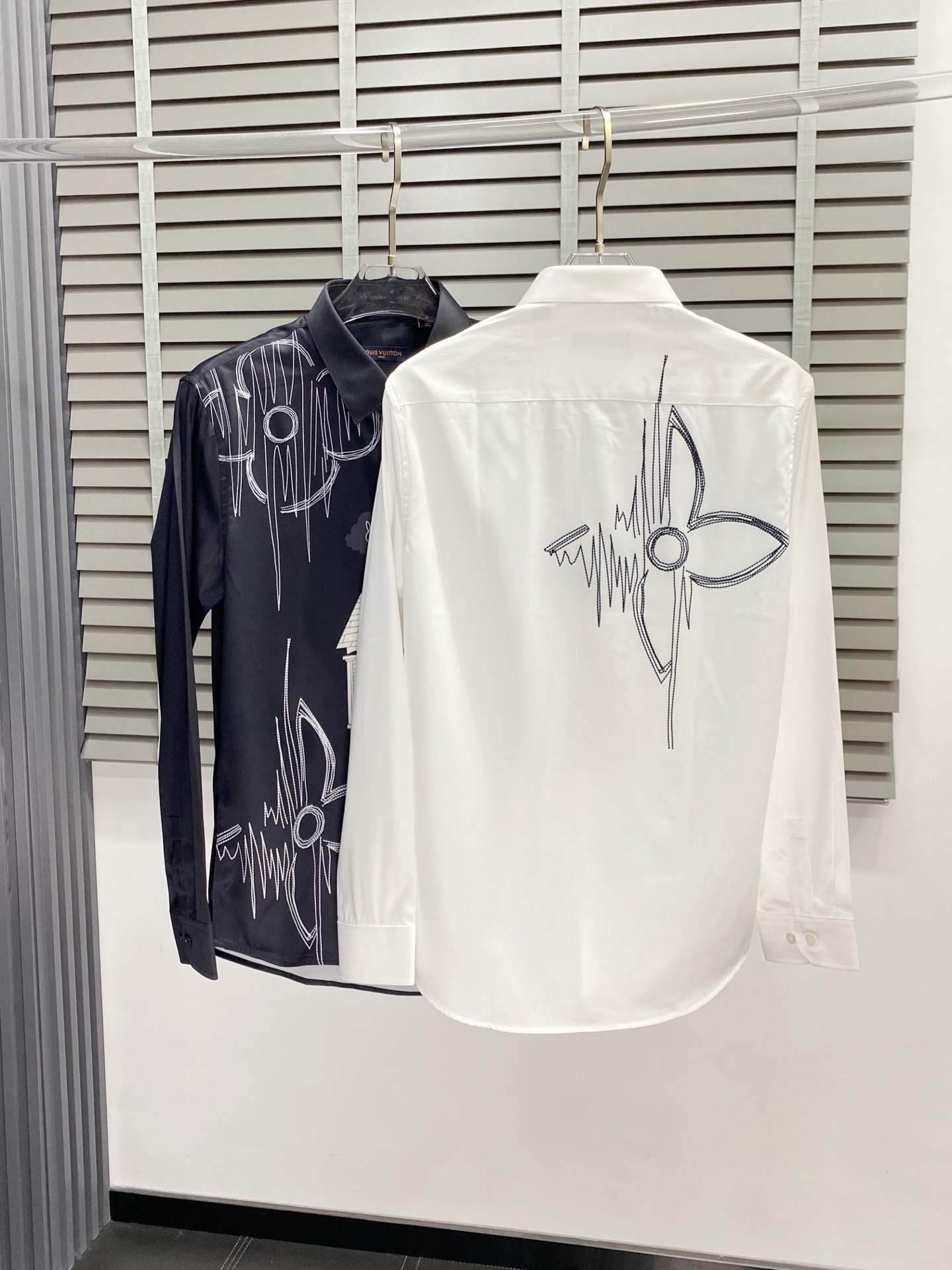 。Louis Vuitton路易威登💥独家专供新款男士休闲衬衫 高端定制 高端版本 时尚百搭爆款⚠️⚠️