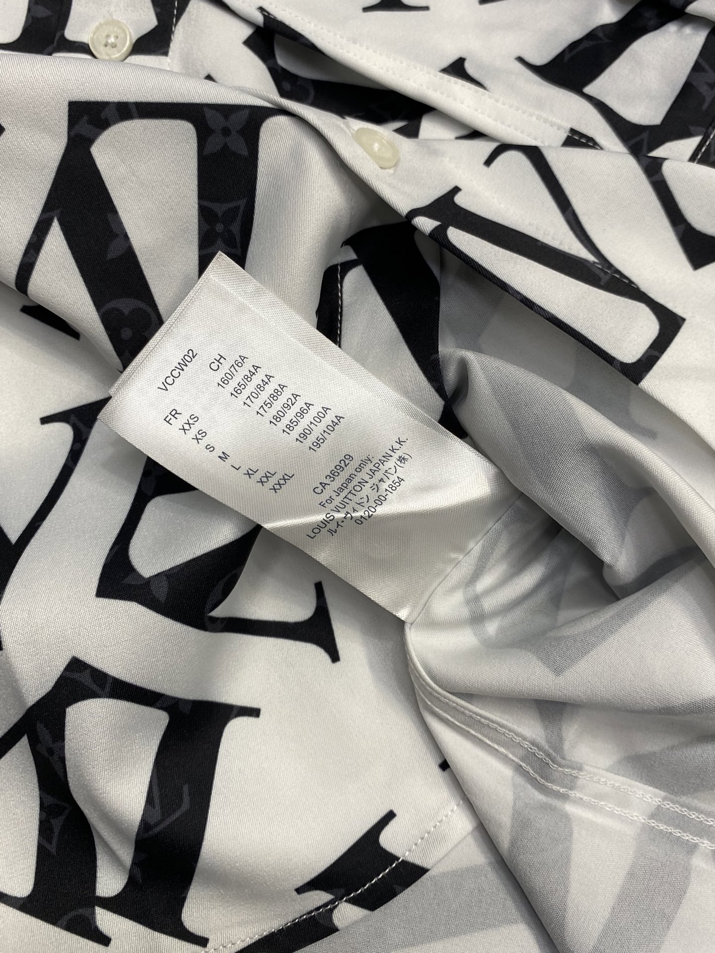 。Louis Vuitton路易威登💥独家专供新款男士休闲衬衫 高端定制 高端版本 时尚百搭爆款⚠️⚠️