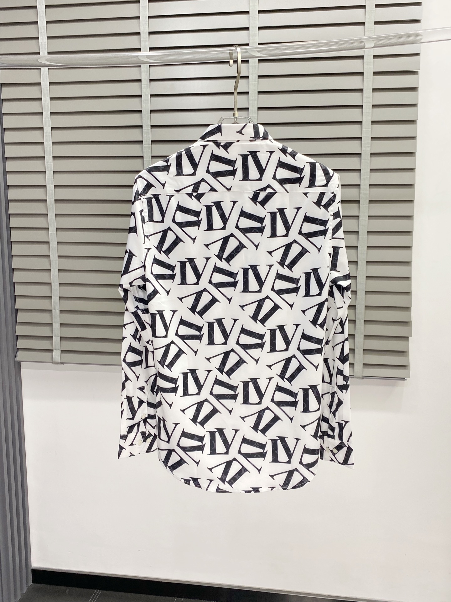 。Louis Vuitton路易威登💥独家专供新款男士休闲衬衫 高端定制 高端版本 时尚百搭爆款⚠️⚠️