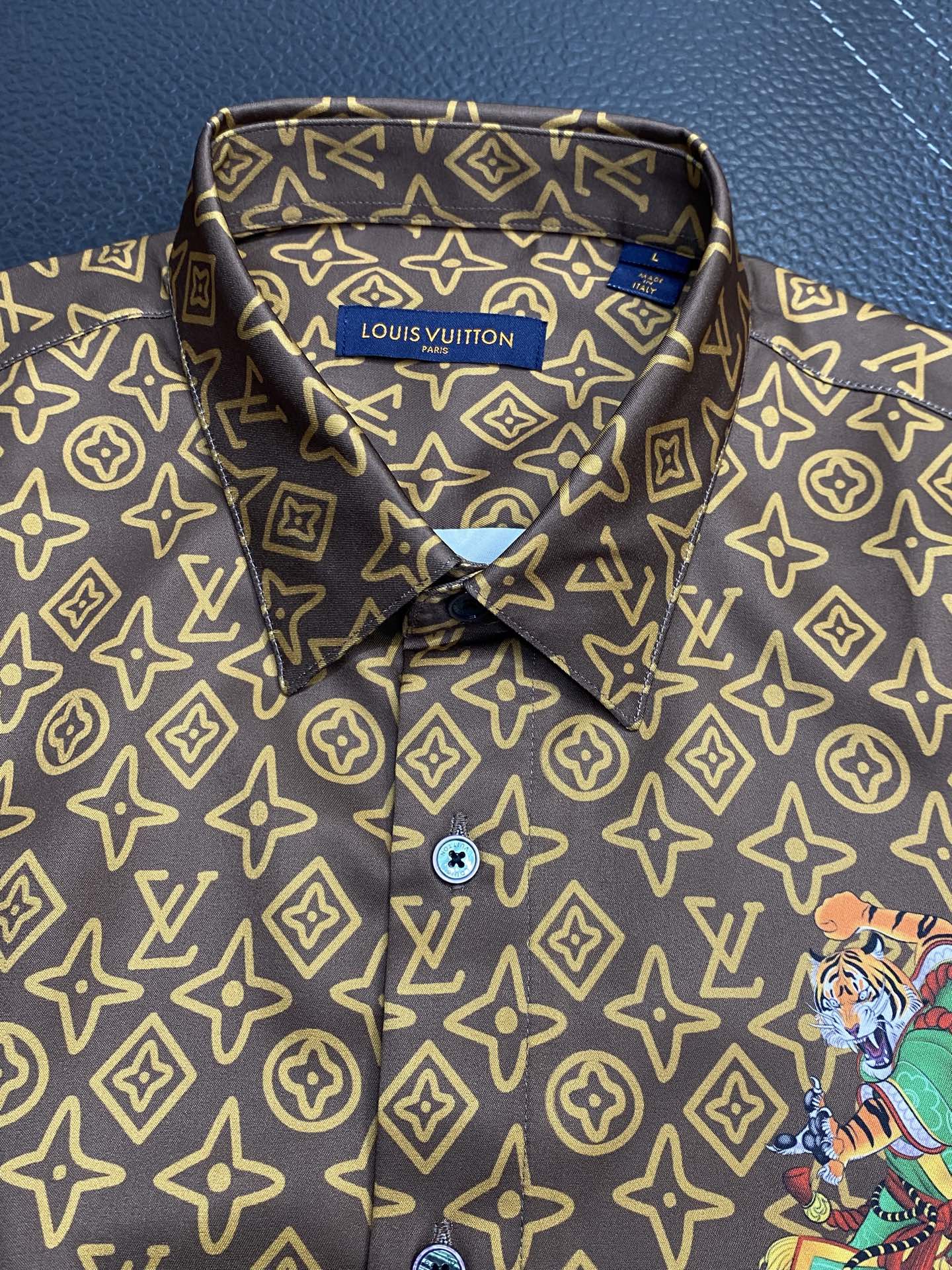 。Louis Vuitton路易威登💥独家专供新款男士休闲衬衫 高端定制 高端版本 时尚百搭爆款⚠️⚠️