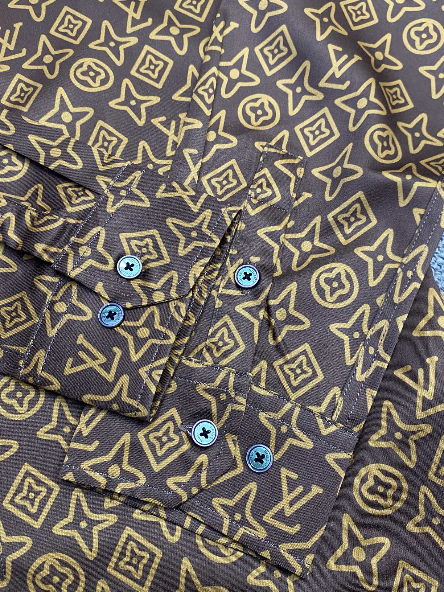 。Louis Vuitton路易威登💥独家专供新款男士休闲衬衫 高端定制 高端版本 时尚百搭爆款⚠️⚠️