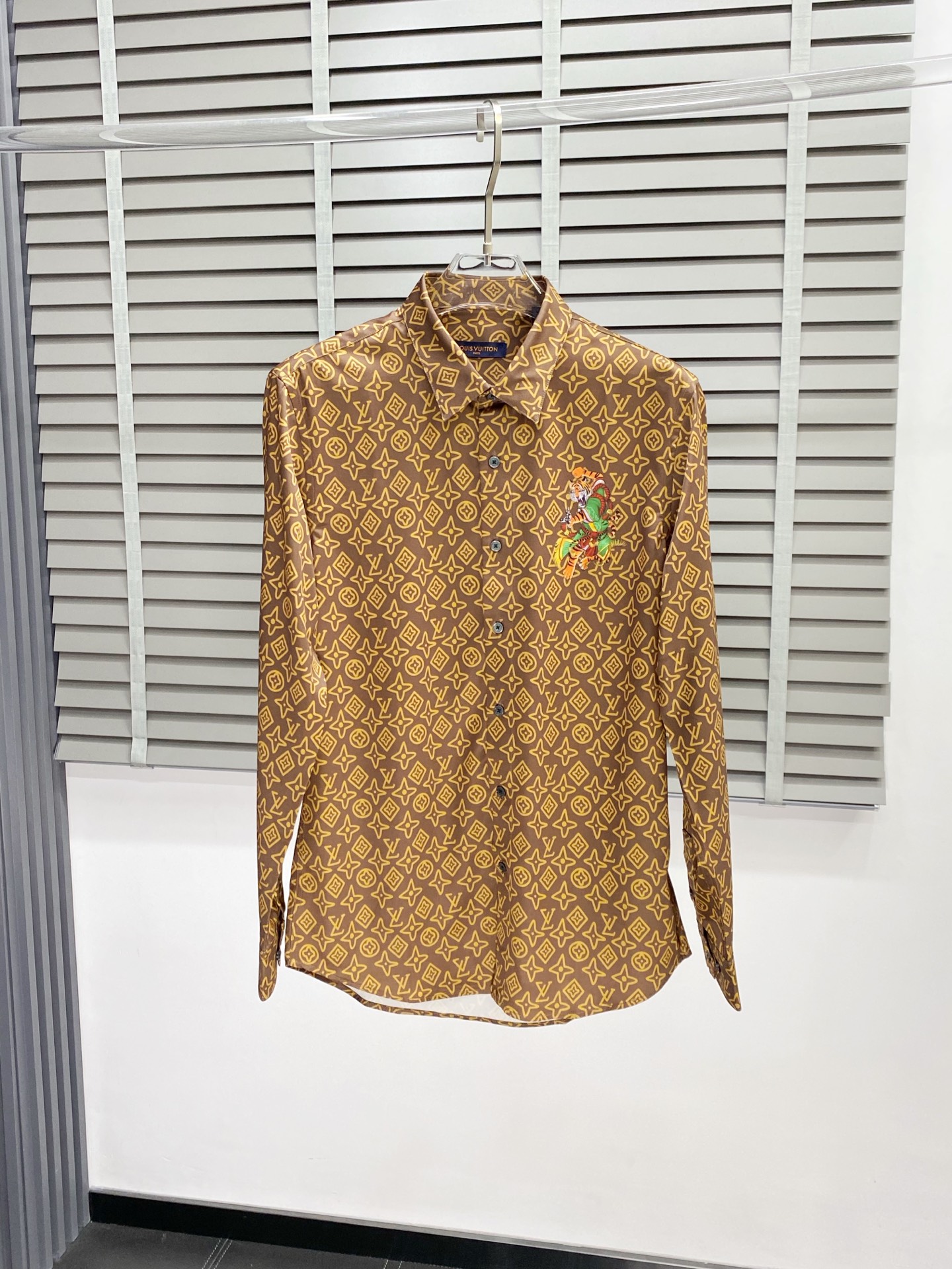。Louis Vuitton路易威登💥独家专供新款男士休闲衬衫 高端定制 高端版本 时尚百搭爆款⚠️⚠️