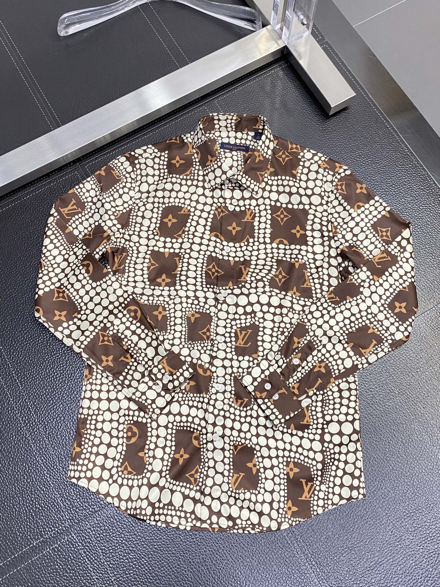 。Louis Vuitton路易威登💥独家专供新款男士休闲衬衫 高端定制 高端版本 时尚百搭爆款⚠️⚠️