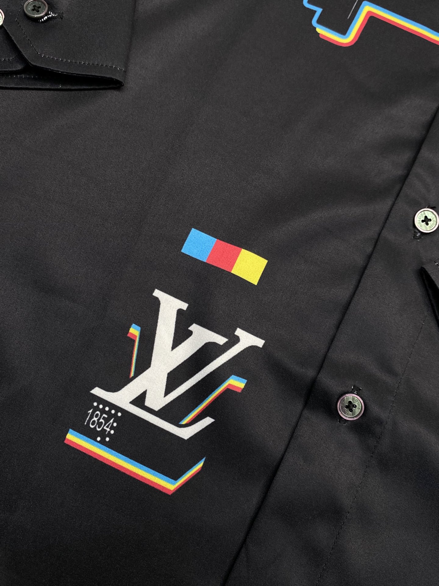 。Louis Vuitton路易威登💥独家专供新款男士休闲衬衫 高端定制 高端版本 时尚百搭爆款⚠️⚠️