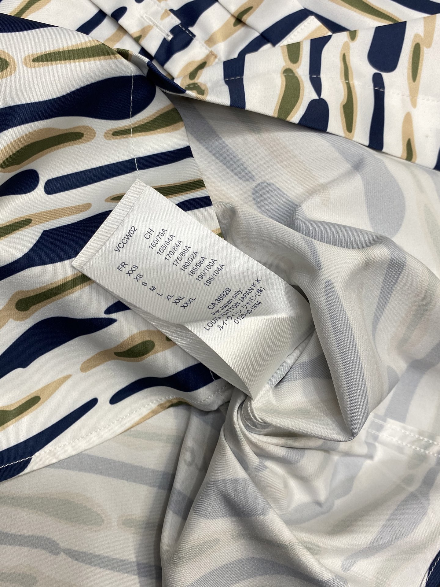 。Louis Vuitton路易威登💥独家专供新款男士休闲衬衫 高端定制 高端版本 时尚百搭爆款⚠️⚠️