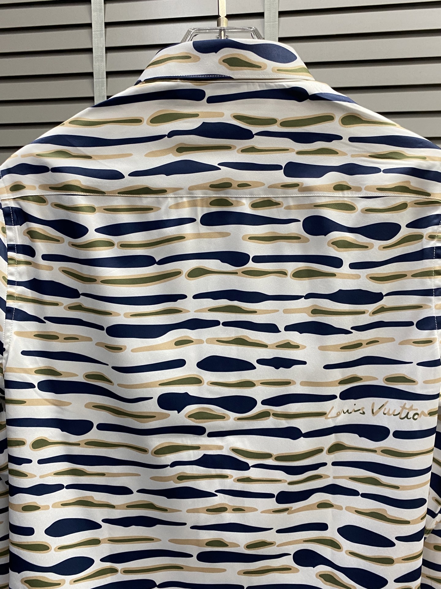 。Louis Vuitton路易威登💥独家专供新款男士休闲衬衫 高端定制 高端版本 时尚百搭爆款⚠️⚠️