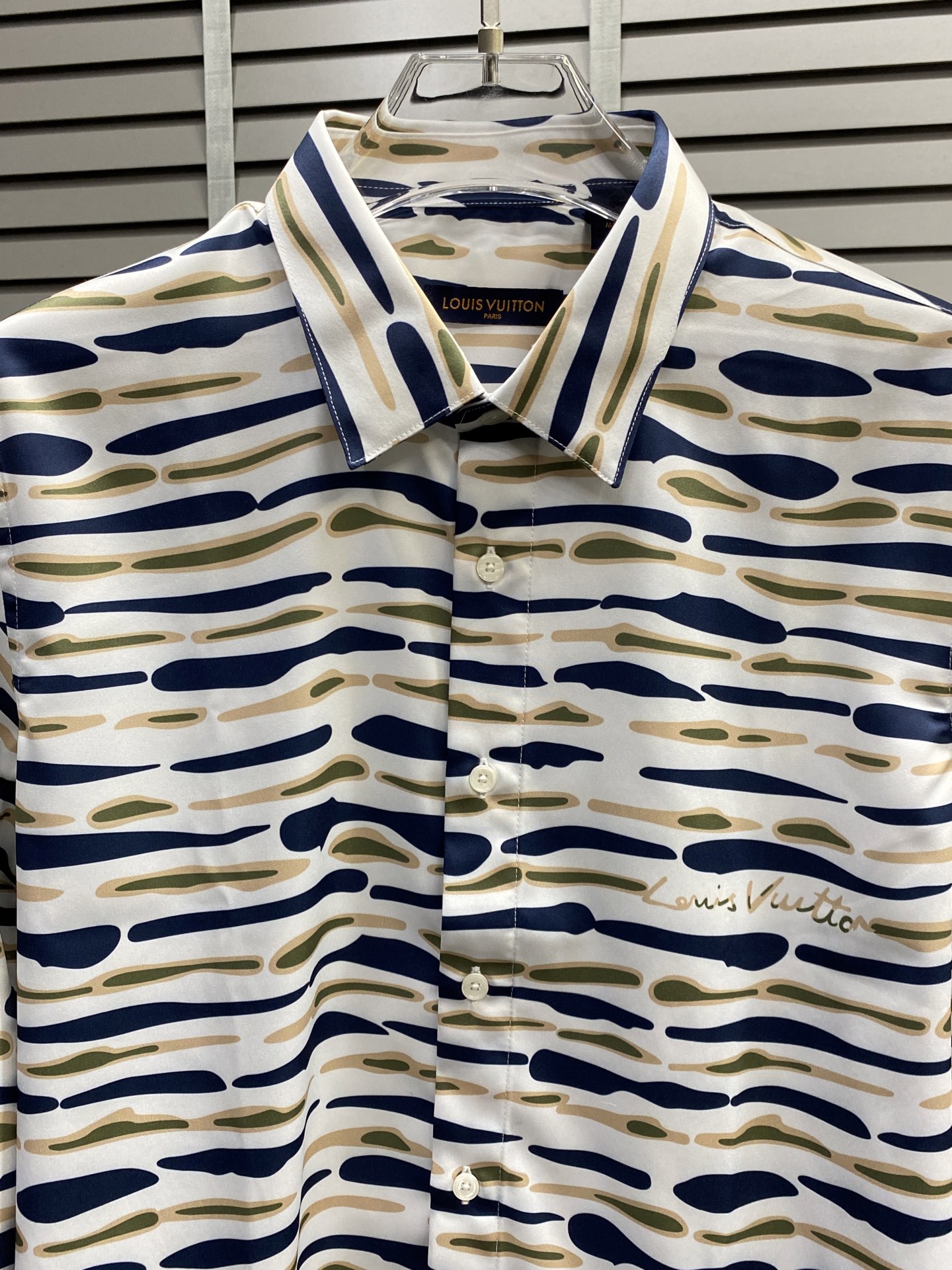 。Louis Vuitton路易威登💥独家专供新款男士休闲衬衫 高端定制 高端版本 时尚百搭爆款⚠️⚠️