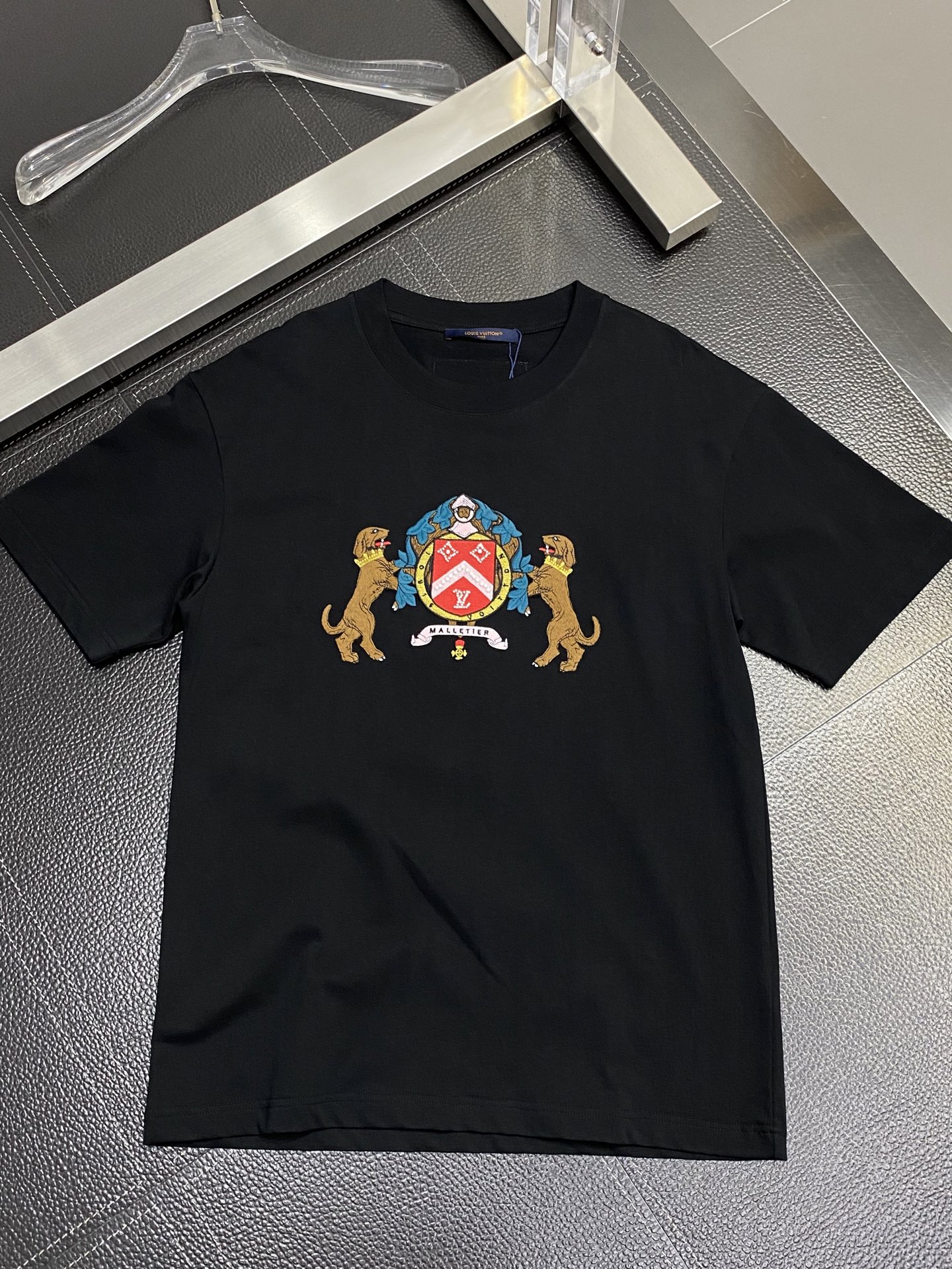 。Louis Vuitton路易威登💥独家专供新款原单男士休闲短袖 高端定制 高端版本 时尚百搭爆款⚠️