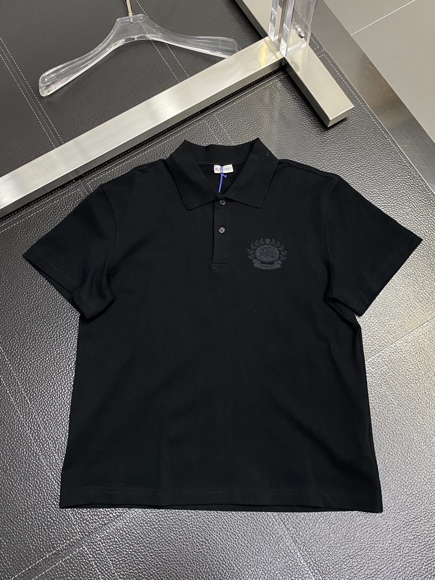 。Burberry巴宝莉💥独家专供春夏新款原单男士休闲短袖。高端定制 高版本 时尚百搭爆款⚠️✨原版进口