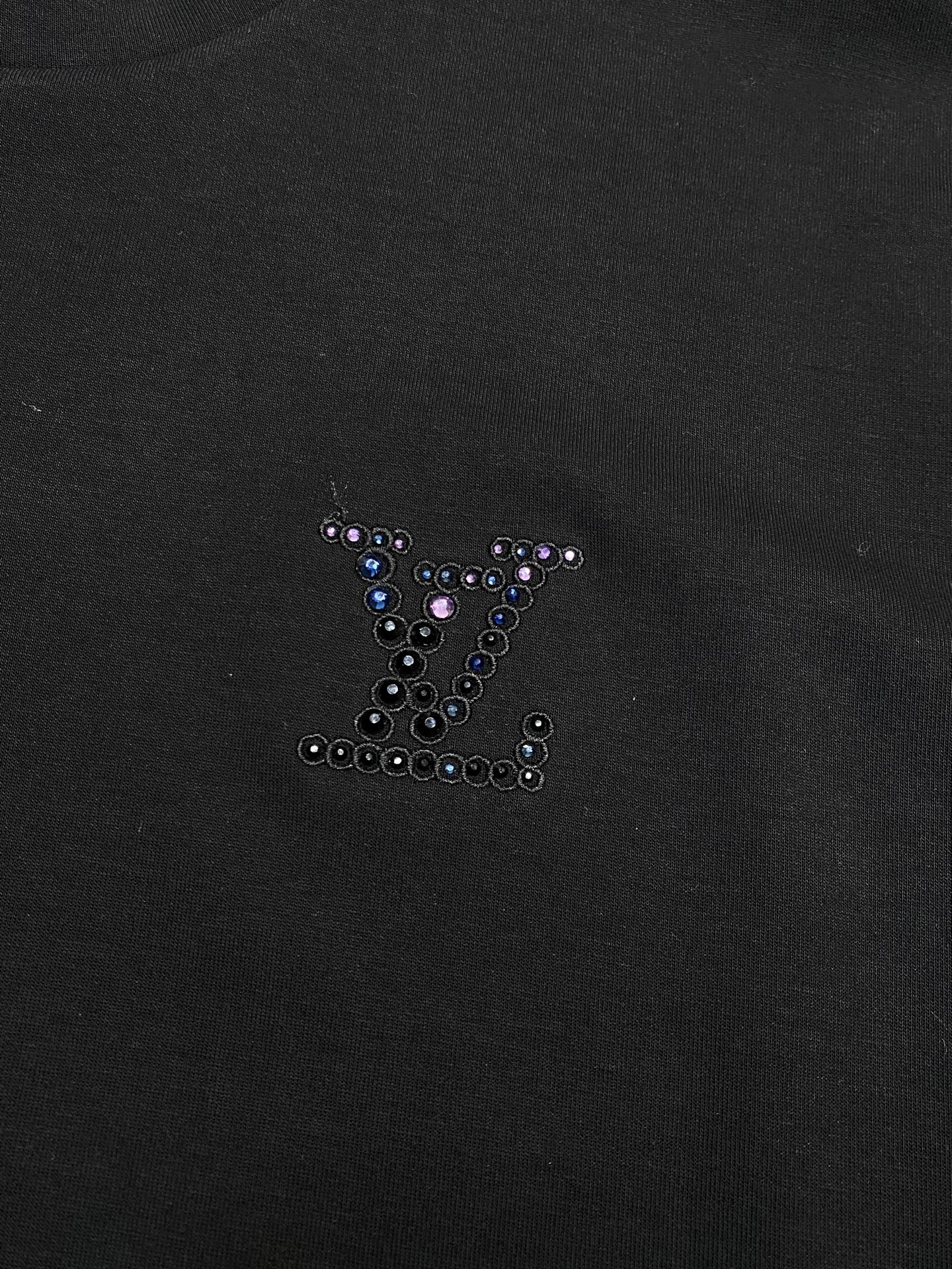 。Louis Vuitton路易威登💥独家专供新款原单男士休闲短袖 高端定制 高端版本 时尚百搭爆款⚠️