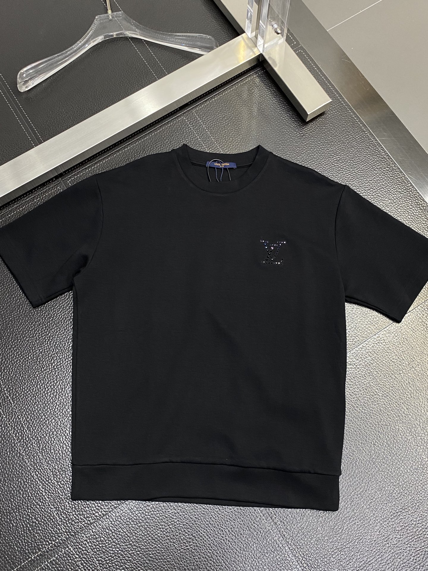 。Louis Vuitton路易威登💥独家专供新款原单男士休闲短袖 高端定制 高端版本 时尚百搭爆款⚠️