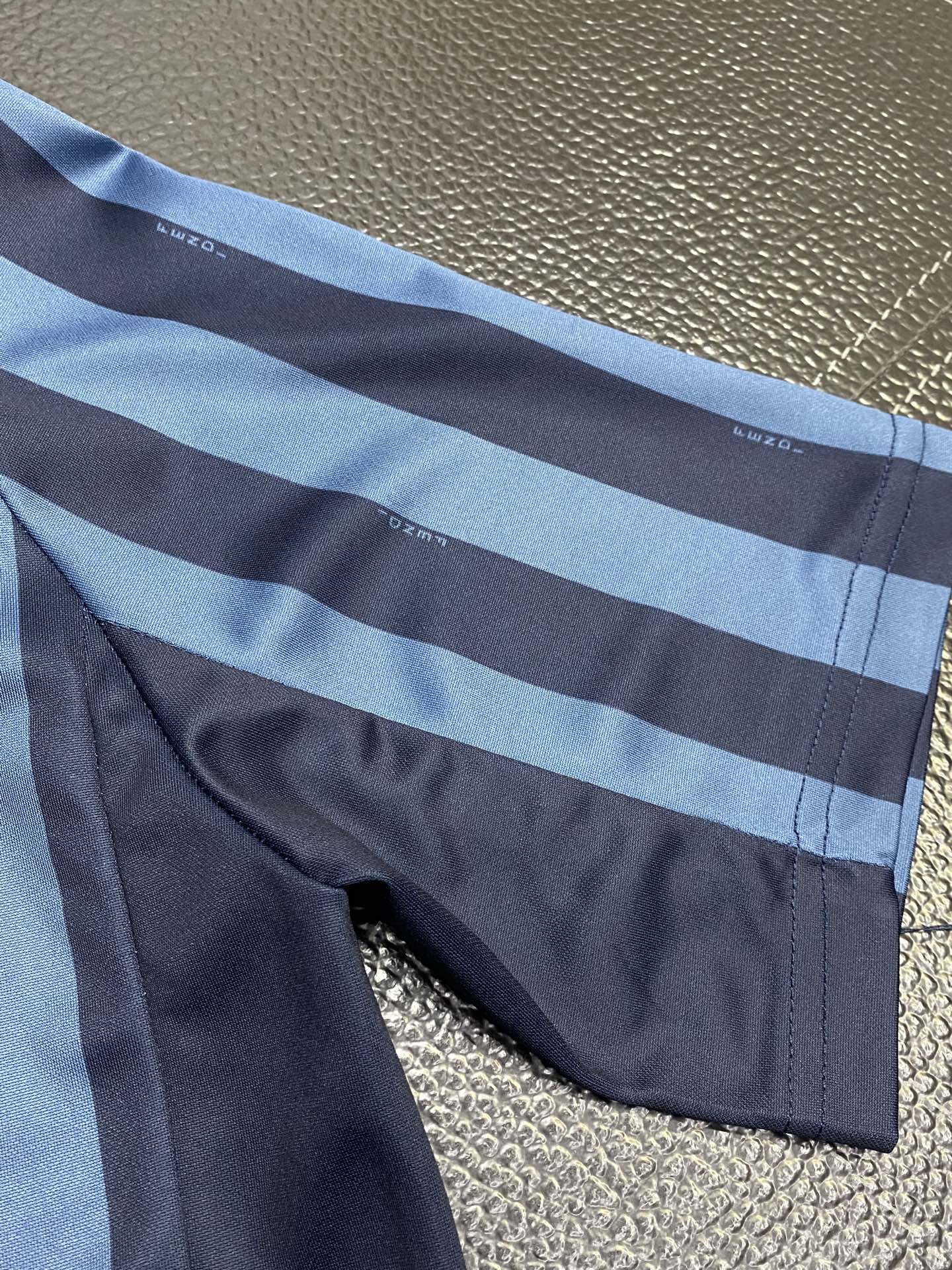 。FENDI芬迪💥独家专供新款原单男士休闲短袖 高端定制 高端版本 时尚百搭爆款⚠️⚠️✨✨进口面料 手