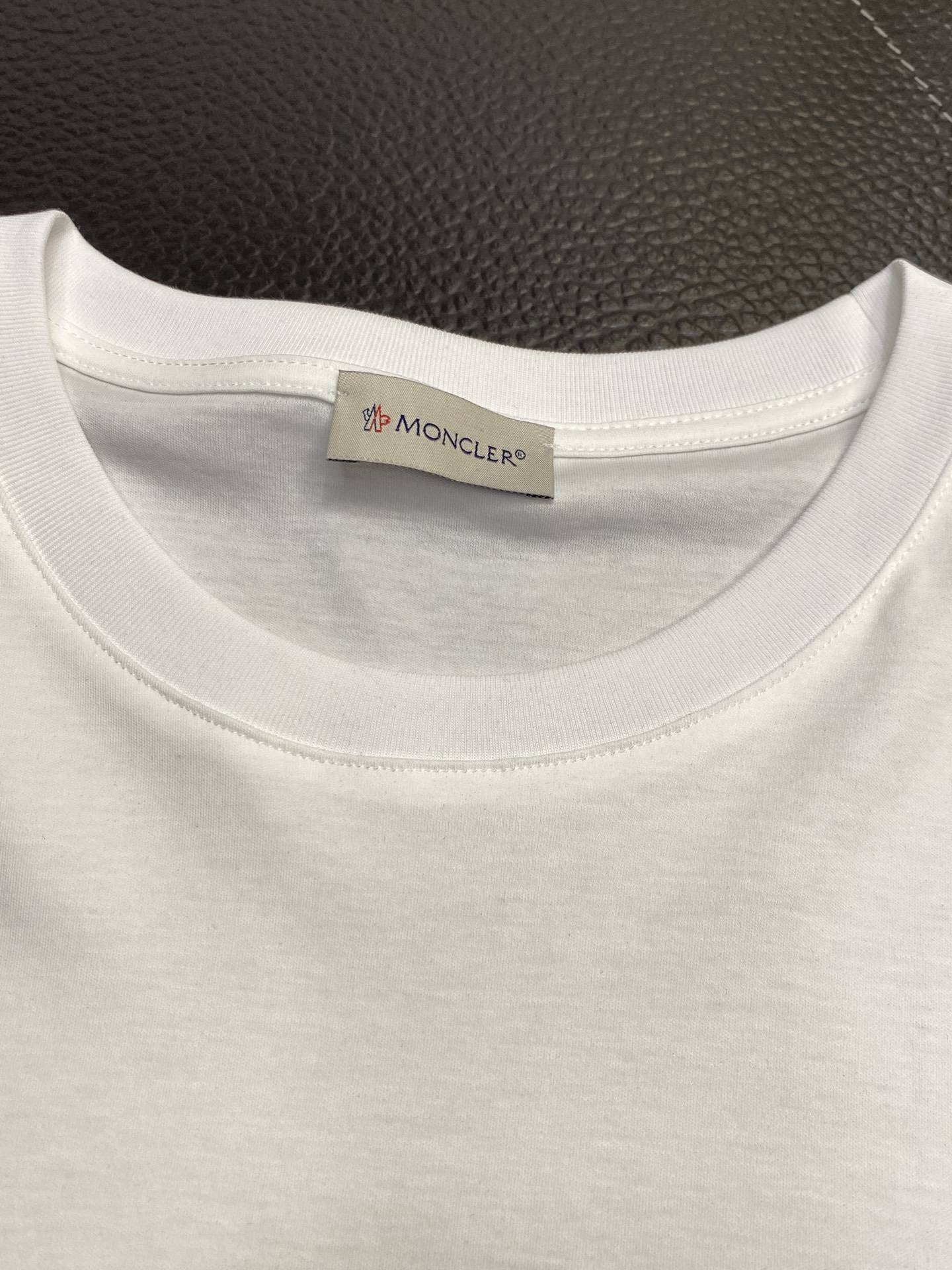 。Moncler蒙口💥独家专供新款原单男士休闲短袖 高端定制 高端版本 时尚百搭爆款⚠️⚠️✨✨进口面料