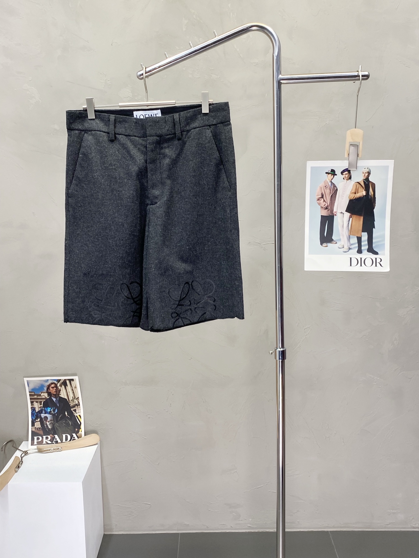 。LOEWE罗意威💥独家专供新款春夏短裤🩳高端版本！专柜定制面料 透气舒适度高，细节无可挑剔，品牌元素设