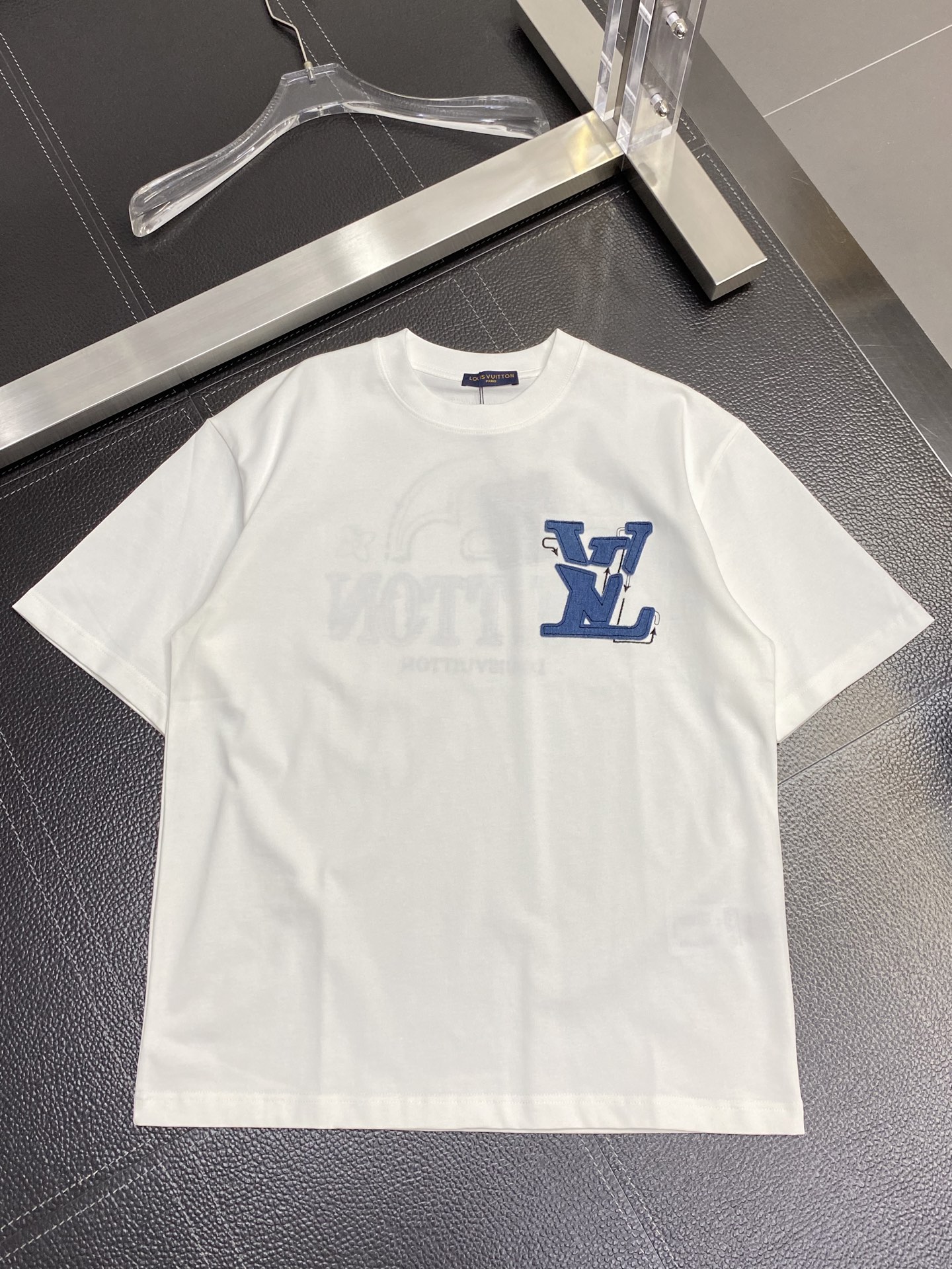 。Louis Vuitton路易威登💥独家专供新款原单男士休闲短袖 高端定制 高端版本 时尚百搭爆款⚠️