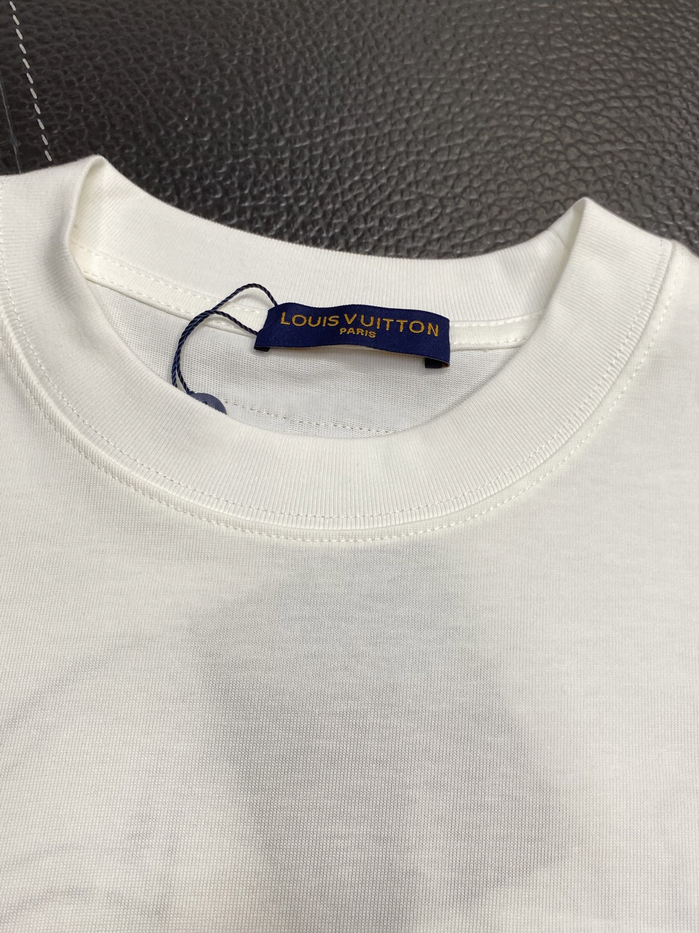 。Louis Vuitton路易威登💥独家专供新款原单男士休闲短袖 高端定制 高端版本 时尚百搭爆款⚠️