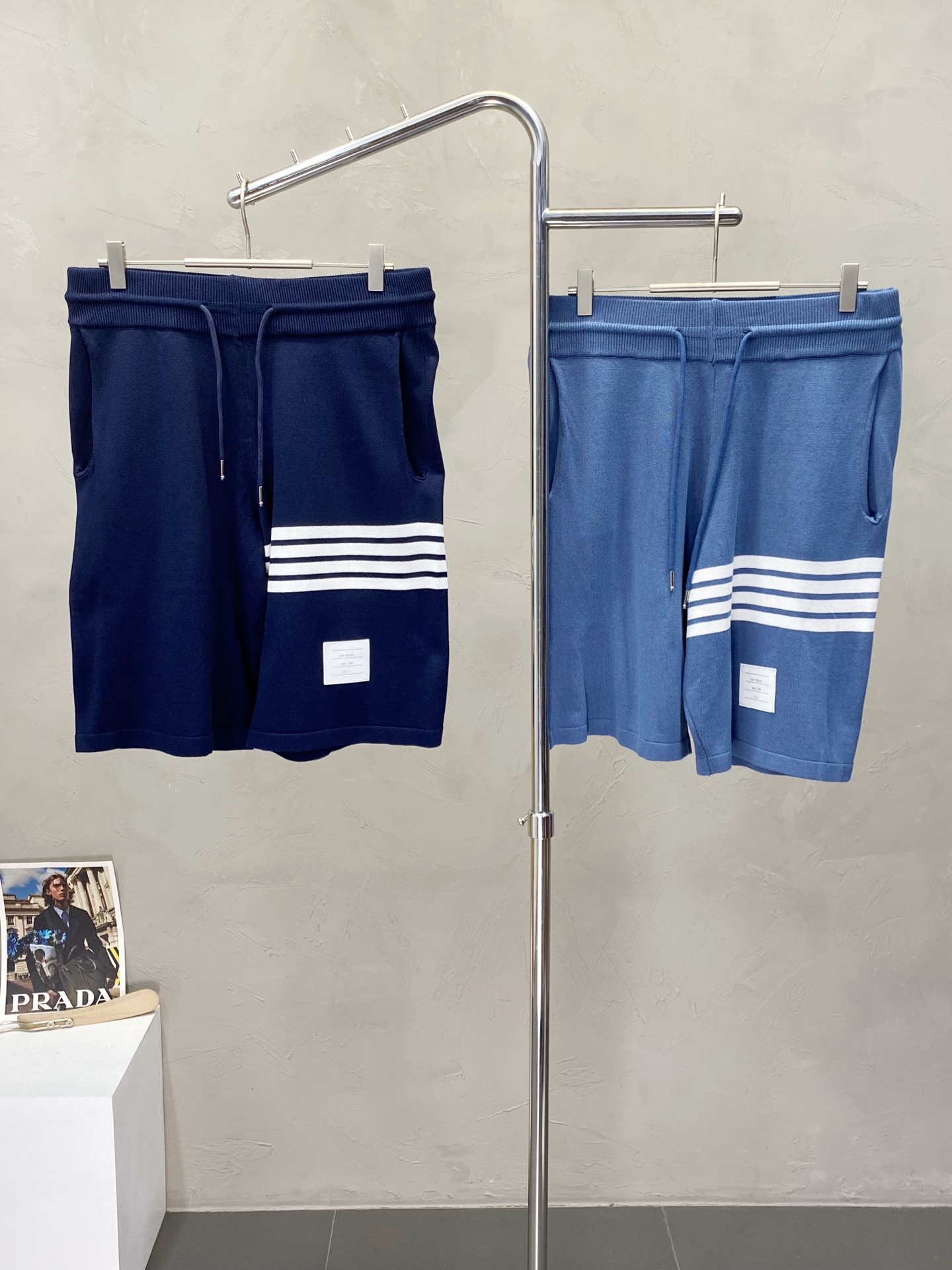 。THOM BROWNE汤姆布朗💥独家专供新款休闲短裤🩳高端版本 专柜 面料 透气舒适度高，细节无可挑剔