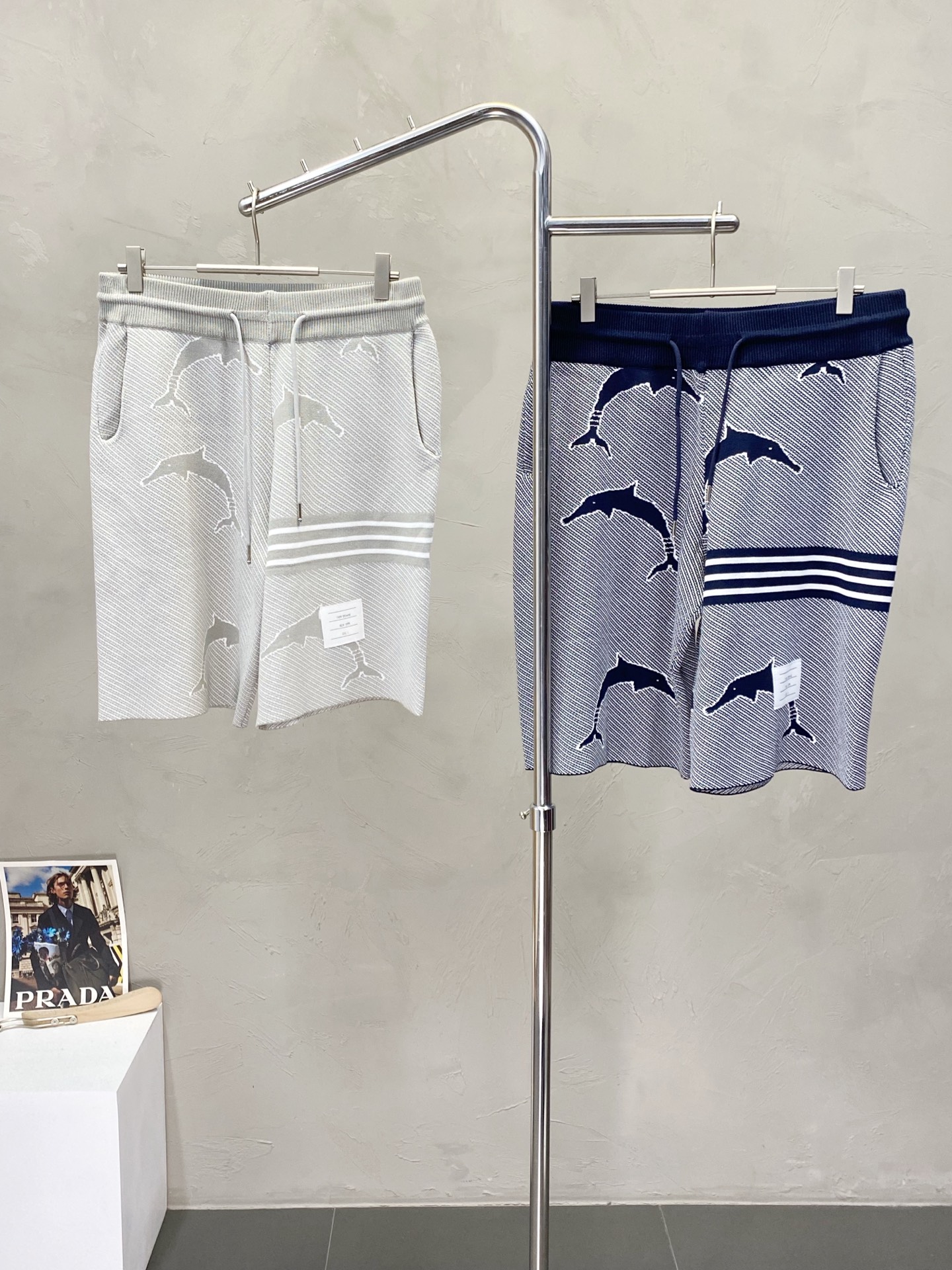 。THOM BROWNE汤姆布朗💥独家专供新款休闲短裤🩳高端版本 专柜定制面料 透气舒适度高，细节无可挑