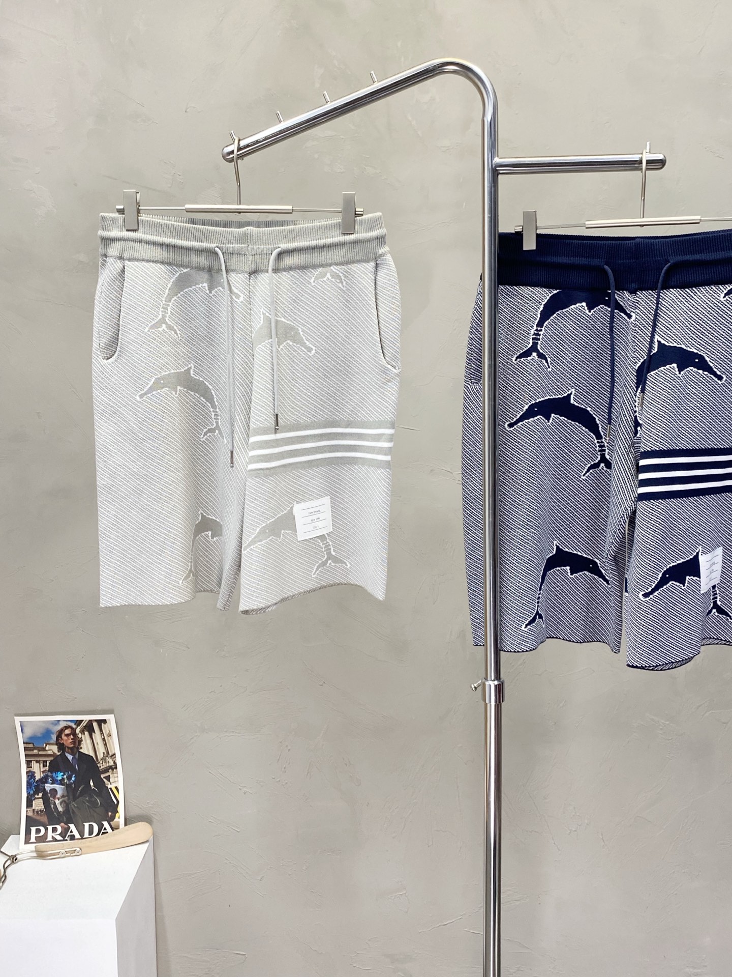 。THOM BROWNE汤姆布朗💥独家专供新款休闲短裤🩳高端版本 专柜定制面料 透气舒适度高，细节无可挑