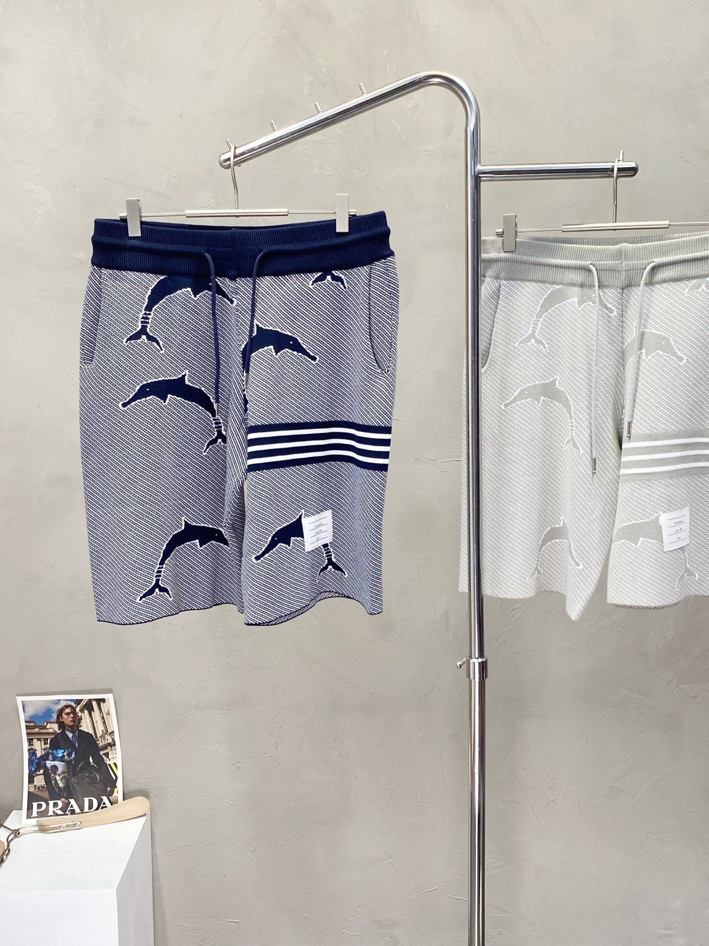 。THOM BROWNE汤姆布朗💥独家专供新款休闲短裤🩳高端版本 专柜定制面料 透气舒适度高，细节无可挑