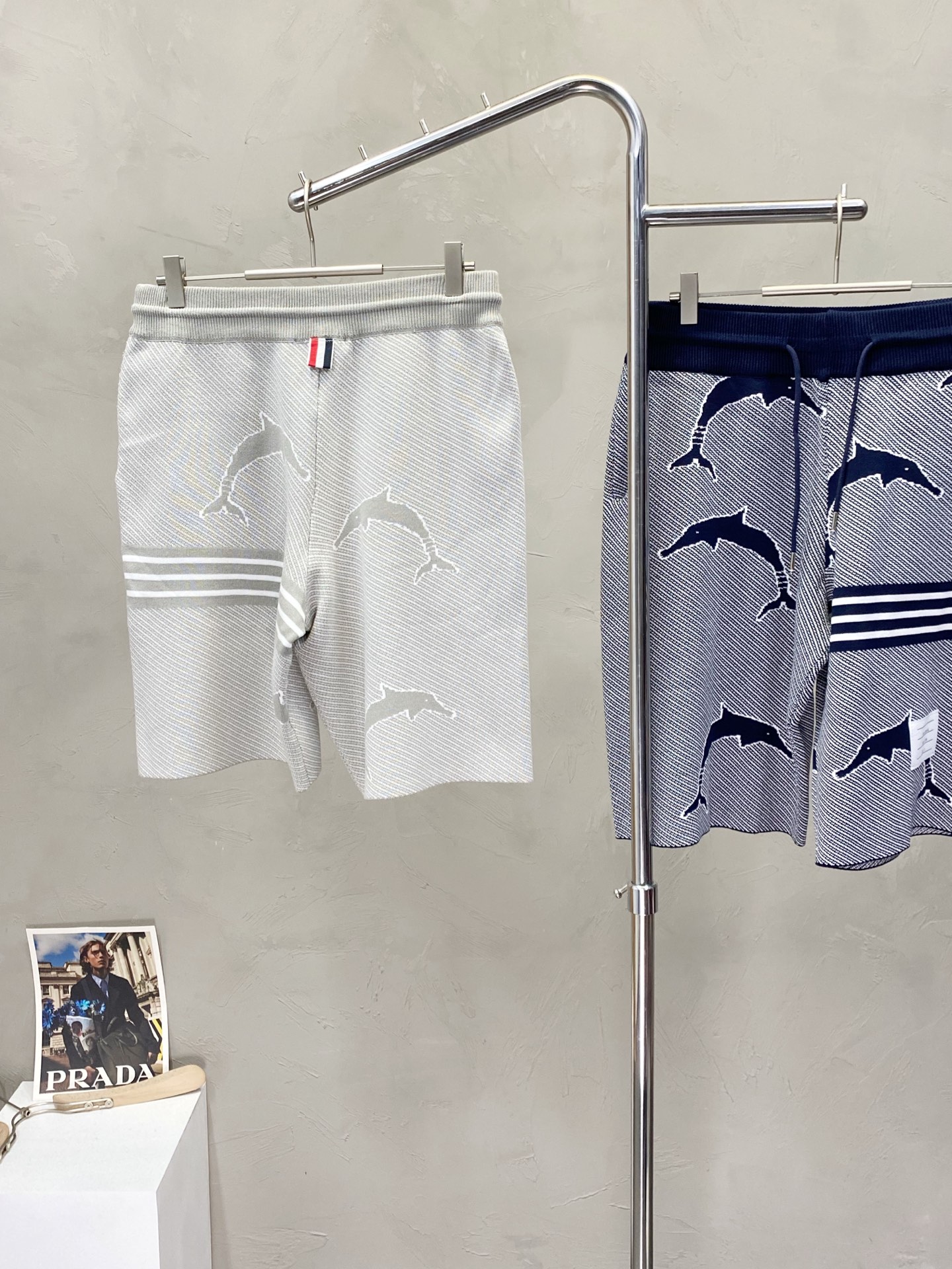 。THOM BROWNE汤姆布朗💥独家专供新款休闲短裤🩳高端版本 专柜定制面料 透气舒适度高，细节无可挑