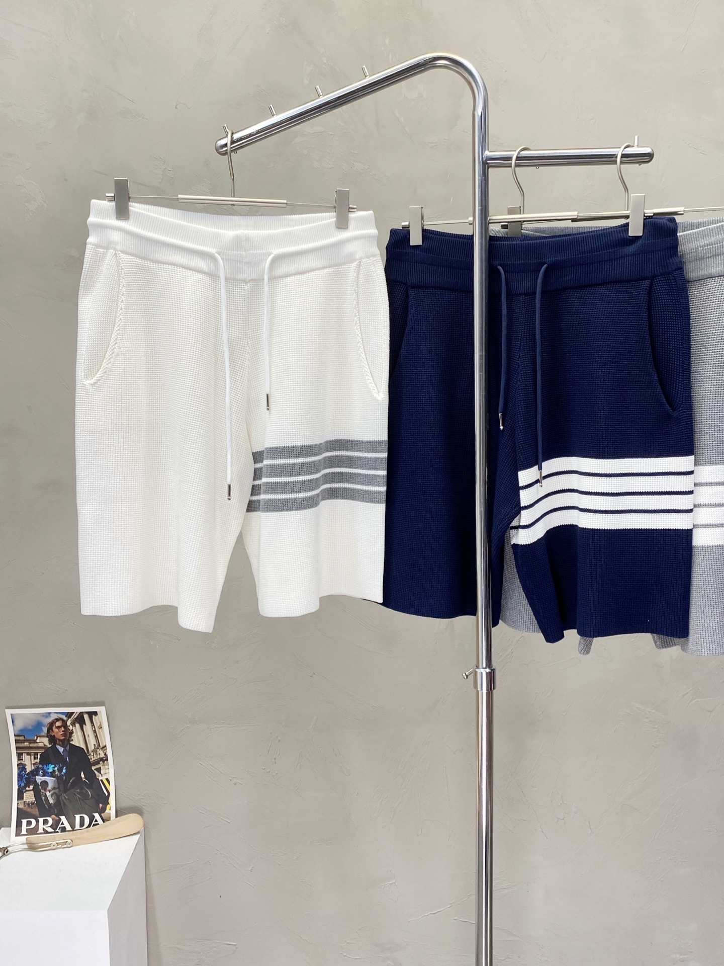 。THOM BROWNE汤姆布朗💥独家专供新款休闲短裤🩳高端版本 专柜 面料 透气舒适度高，细节无可挑剔