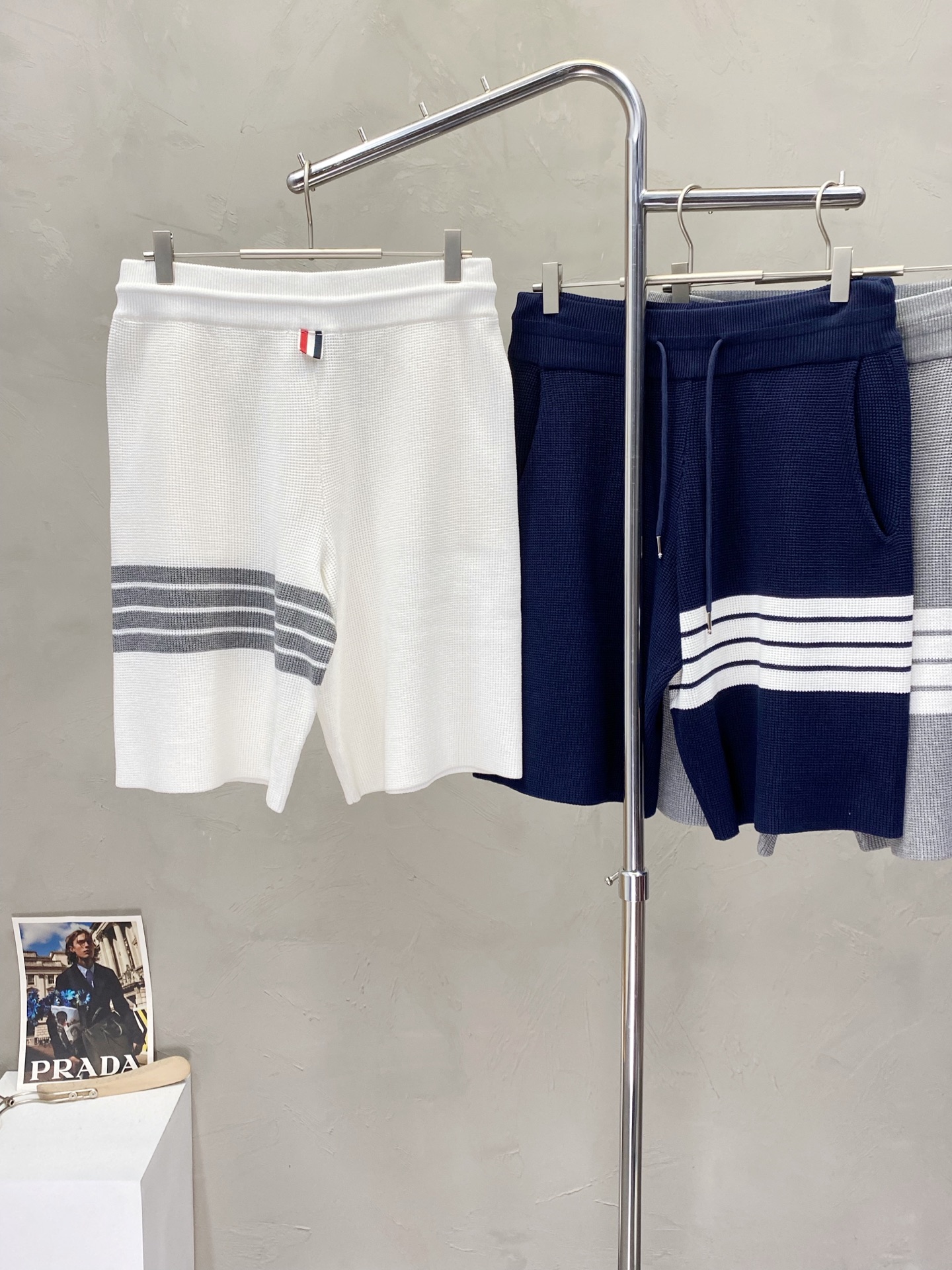 。THOM BROWNE汤姆布朗💥独家专供新款休闲短裤🩳高端版本 专柜 面料 透气舒适度高，细节无可挑剔