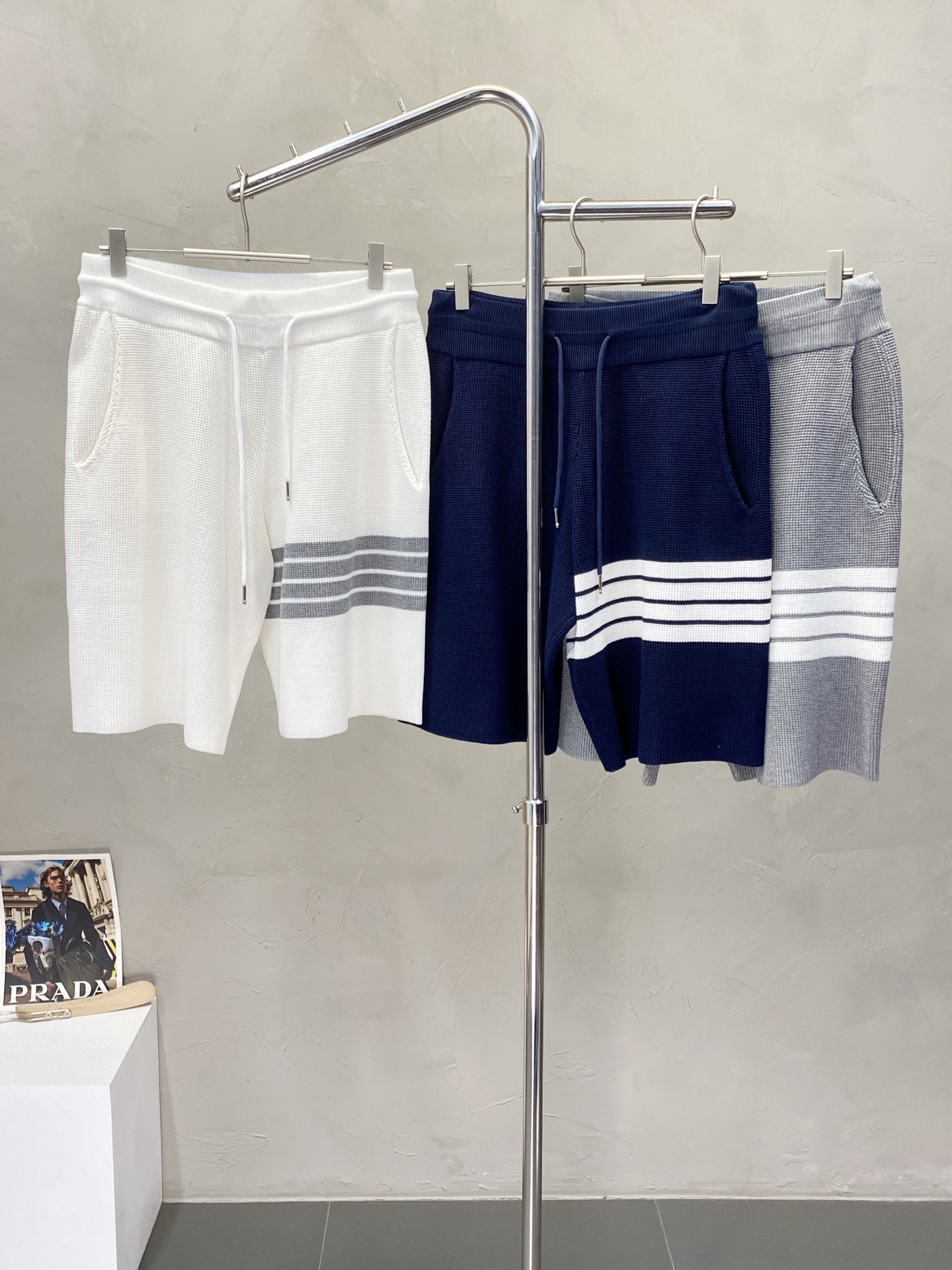 。THOM BROWNE汤姆布朗💥独家专供新款休闲短裤🩳高端版本 专柜 面料 透气舒适度高，细节无可挑剔