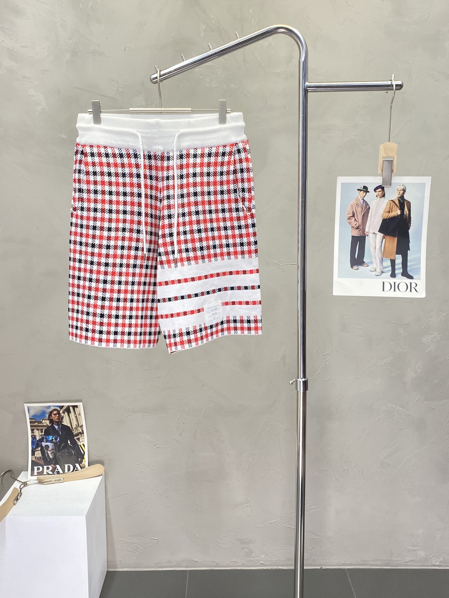 。THOM BROWNE汤姆布朗💥独家专供新款休闲短裤🩳高端版本 专柜定制面料 透气舒适度高，细节无可挑