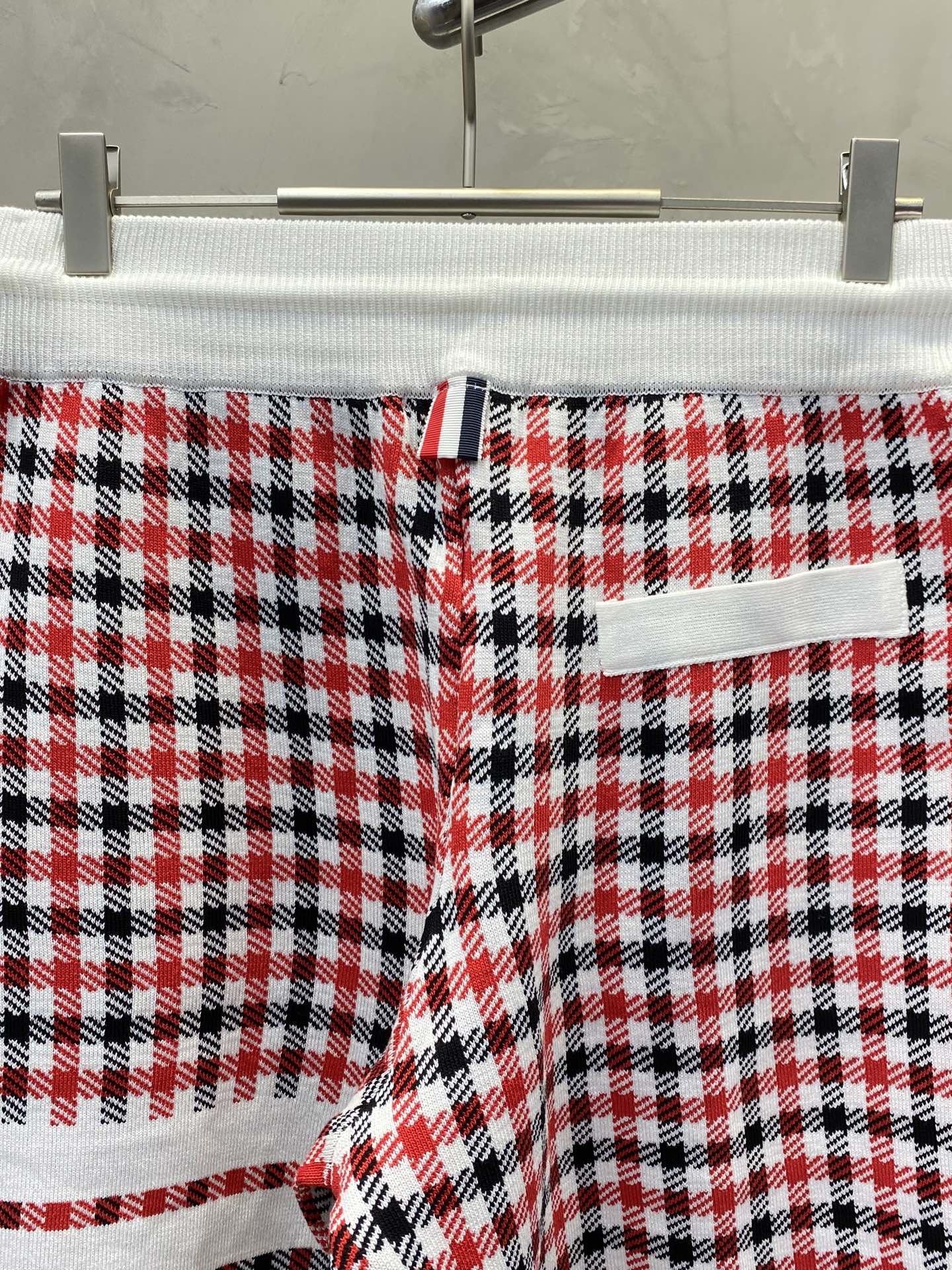 。THOM BROWNE汤姆布朗💥独家专供新款休闲短裤🩳高端版本 专柜定制面料 透气舒适度高，细节无可挑