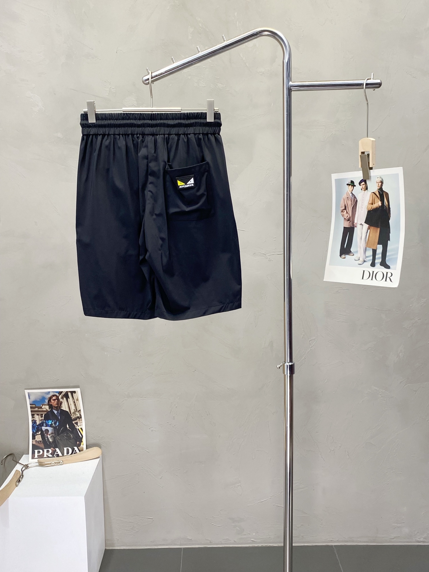 。FENDI芬迪💥独家专供新款春夏休闲短裤🩳高端版本！专柜 面料 透气舒适度高，细节无可挑剔，品牌元素设