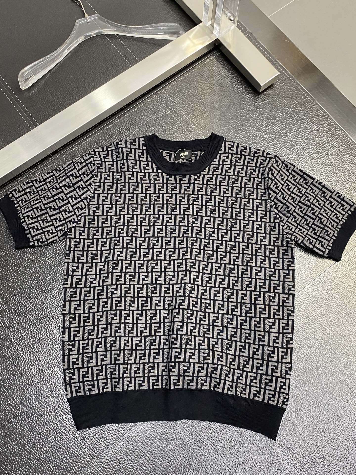 。FENDI芬迪💥独家专供新款原单男士休闲针织短袖 高端  高端版本 时尚百搭爆款⚠️⚠️✨✨进口面料 