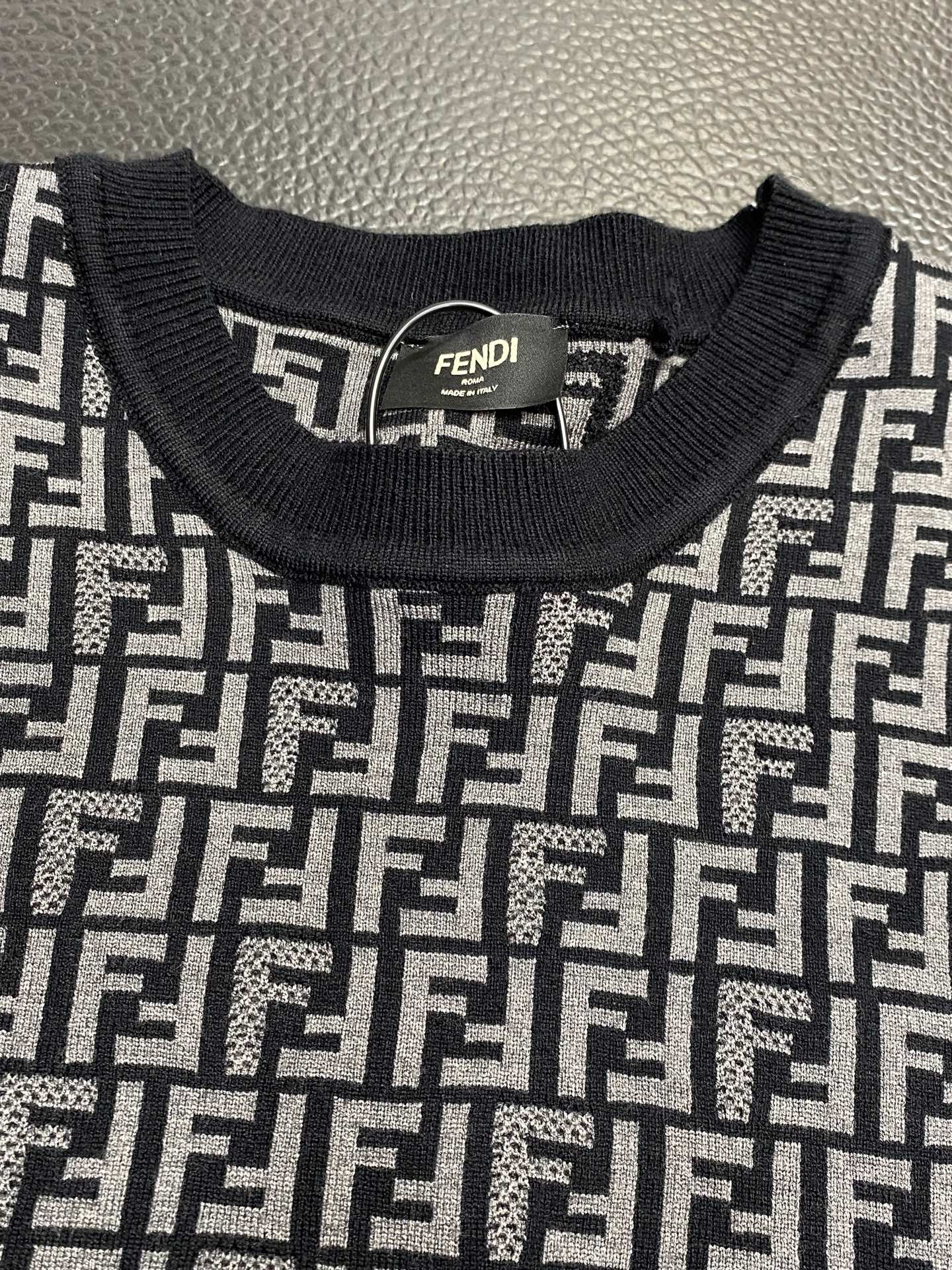 。FENDI芬迪💥独家专供新款原单男士休闲针织短袖 高端  高端版本 时尚百搭爆款⚠️⚠️✨✨进口面料 