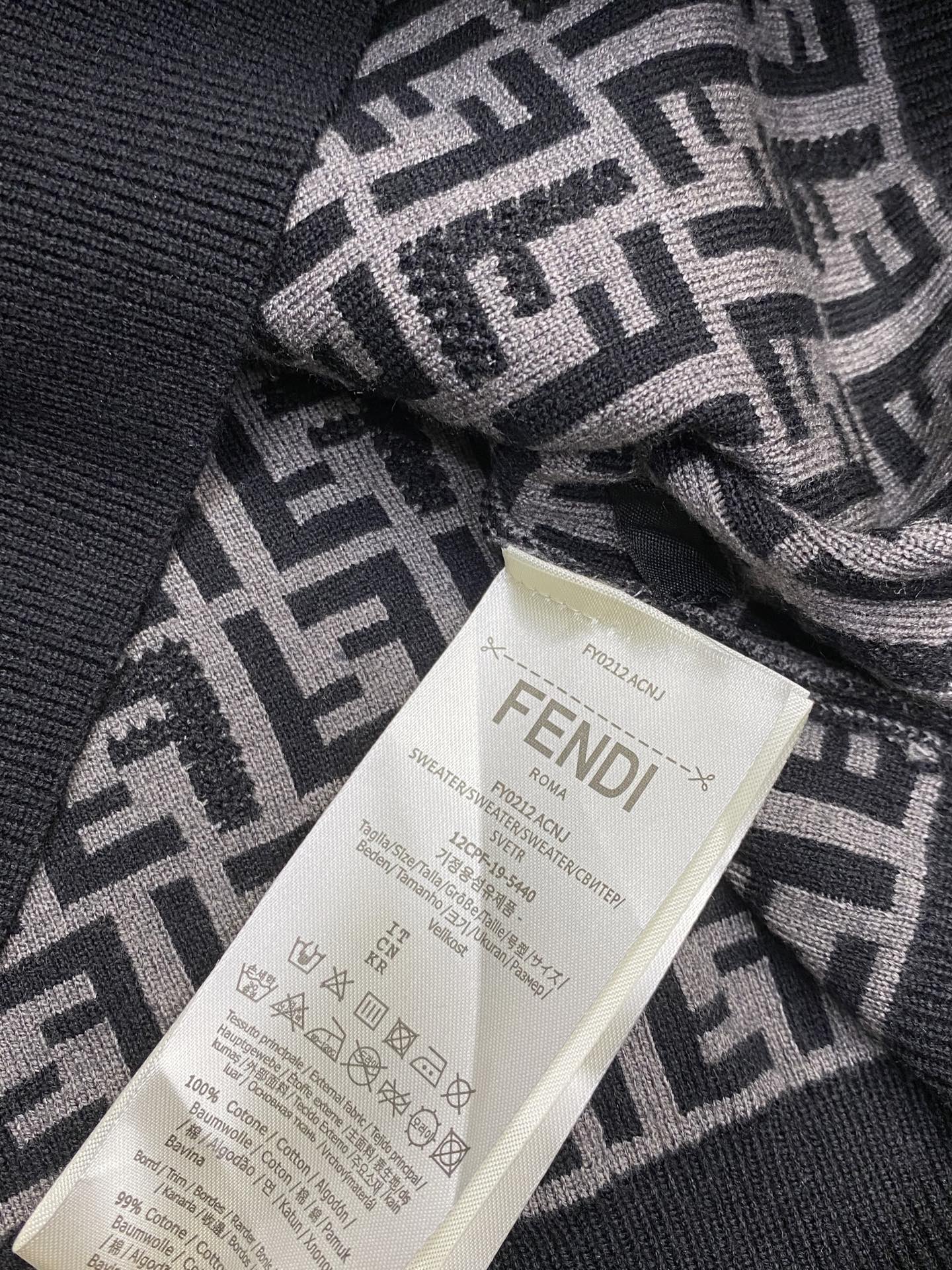 。FENDI芬迪💥独家专供新款原单男士休闲针织短袖 高端  高端版本 时尚百搭爆款⚠️⚠️✨✨进口面料 