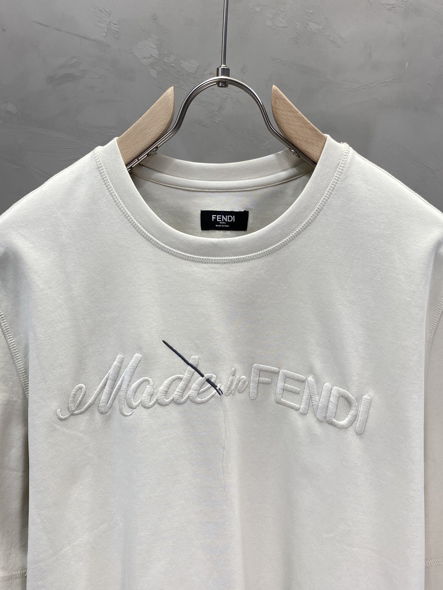 。FENDI芬迪💥独家专供新款原单男士休闲短袖 高端  高端版本 时尚百搭爆款⚠️⚠️✨✨进口面料 手感