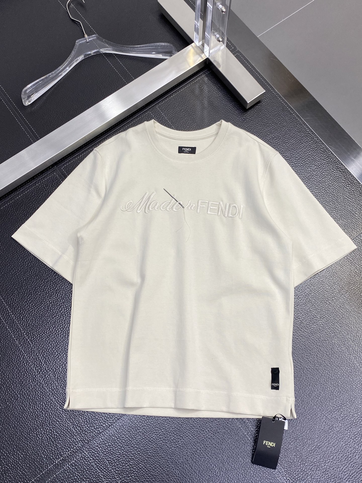 。FENDI芬迪💥独家专供新款原单男士休闲短袖 高端  高端版本 时尚百搭爆款⚠️⚠️✨✨进口面料 手感