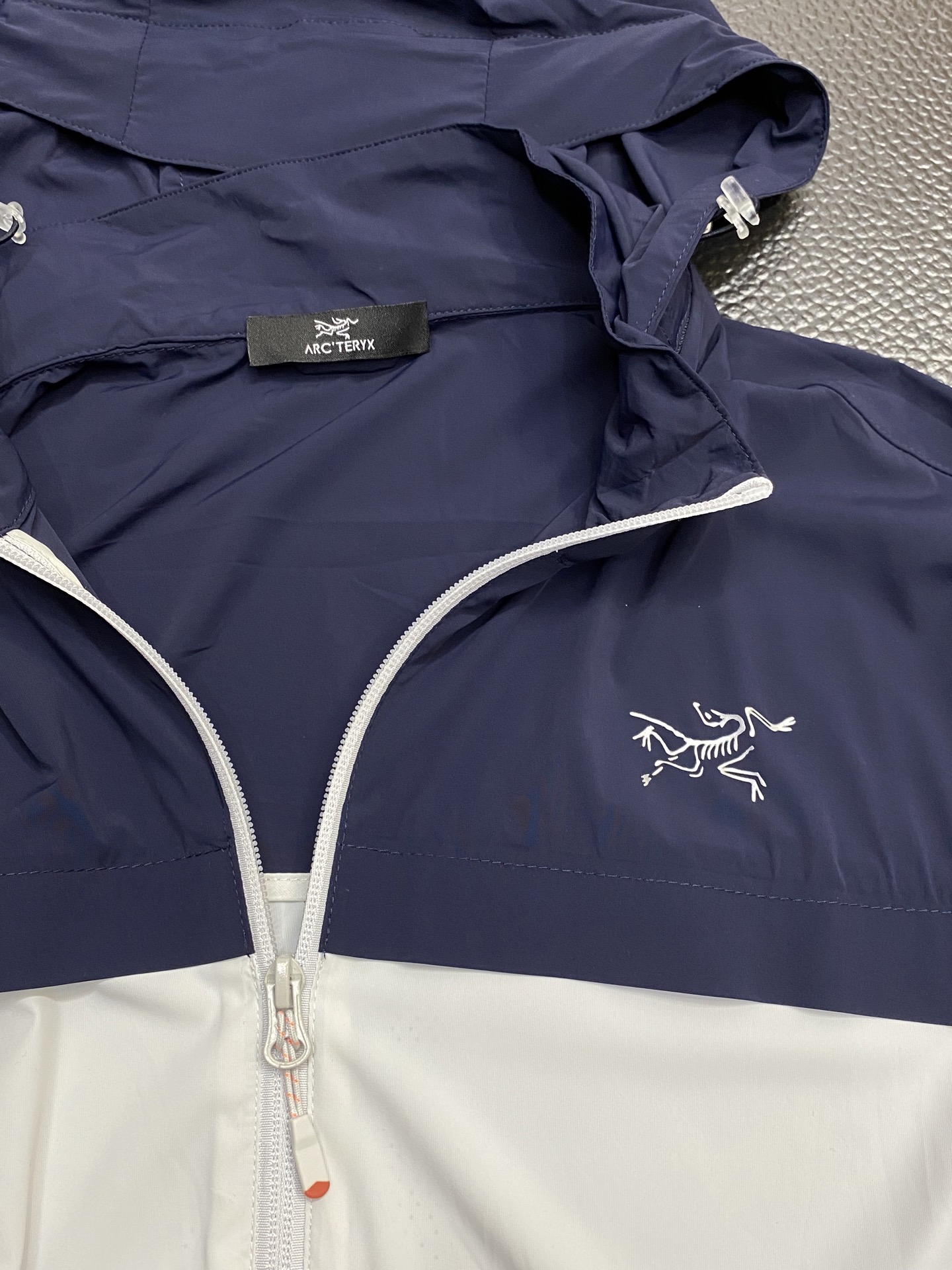 。Arc’teryx始祖鸟💥独家专供新款原单男士休闲春夏薄外套 防晒衣。透气舒适 高端定制 高版本 时尚