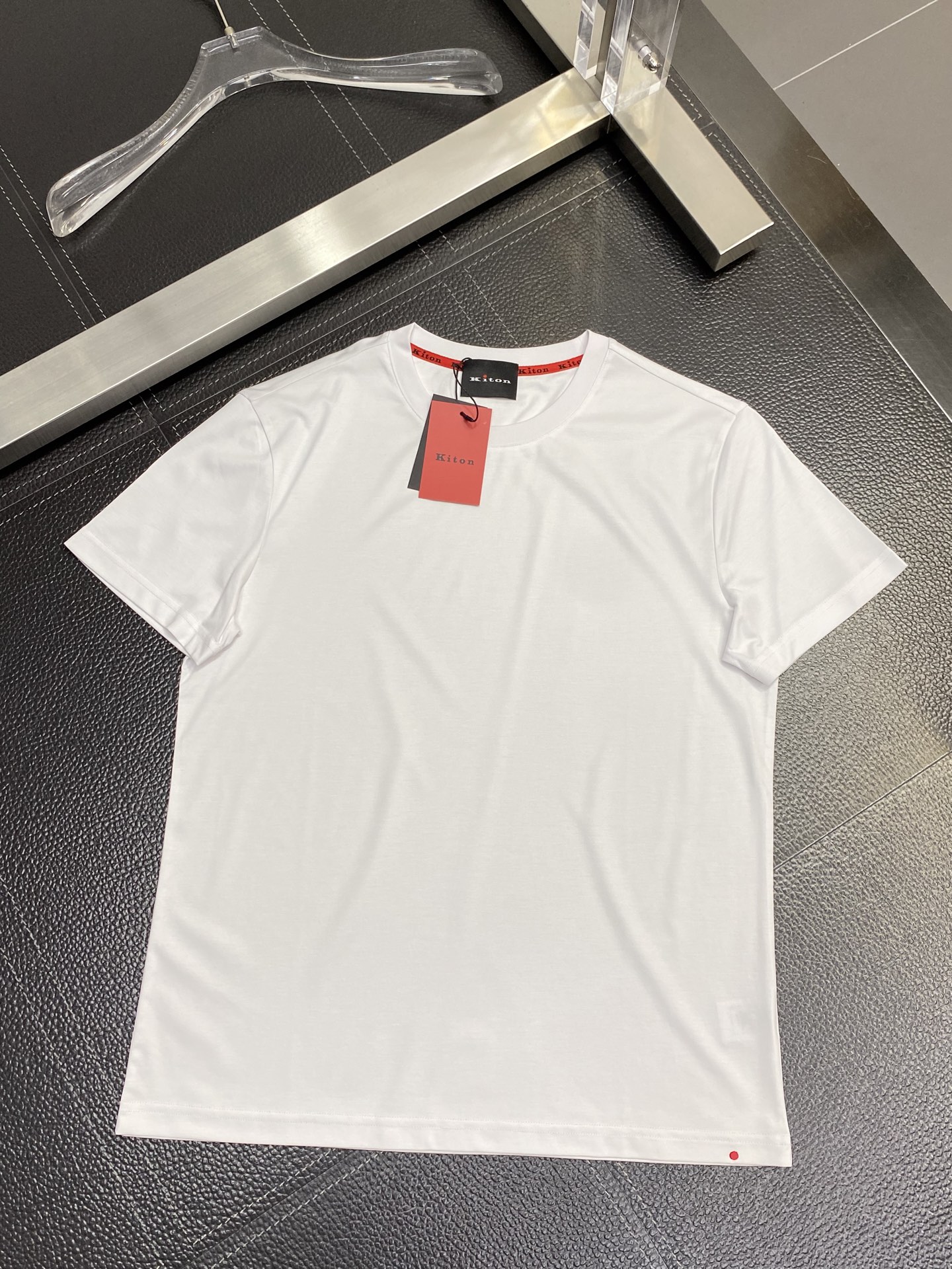 。KITON💥独家专供新款原单男士休闲短袖 高端定制 高端版本 时尚百搭爆款⚠️⚠️✨✨进口面料 手感超