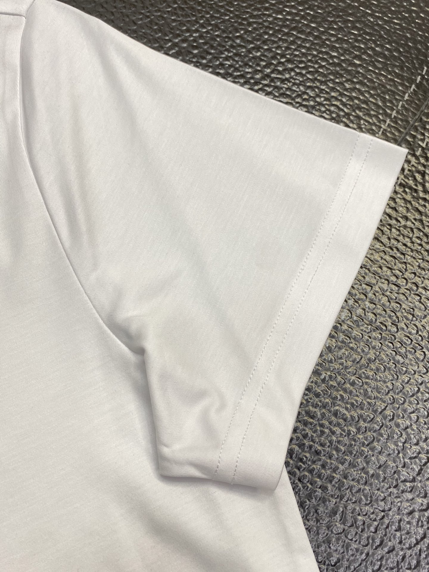 。KITON💥独家专供新款原单男士休闲短袖 高端定制 高端版本 时尚百搭爆款⚠️⚠️✨✨进口面料 手感超