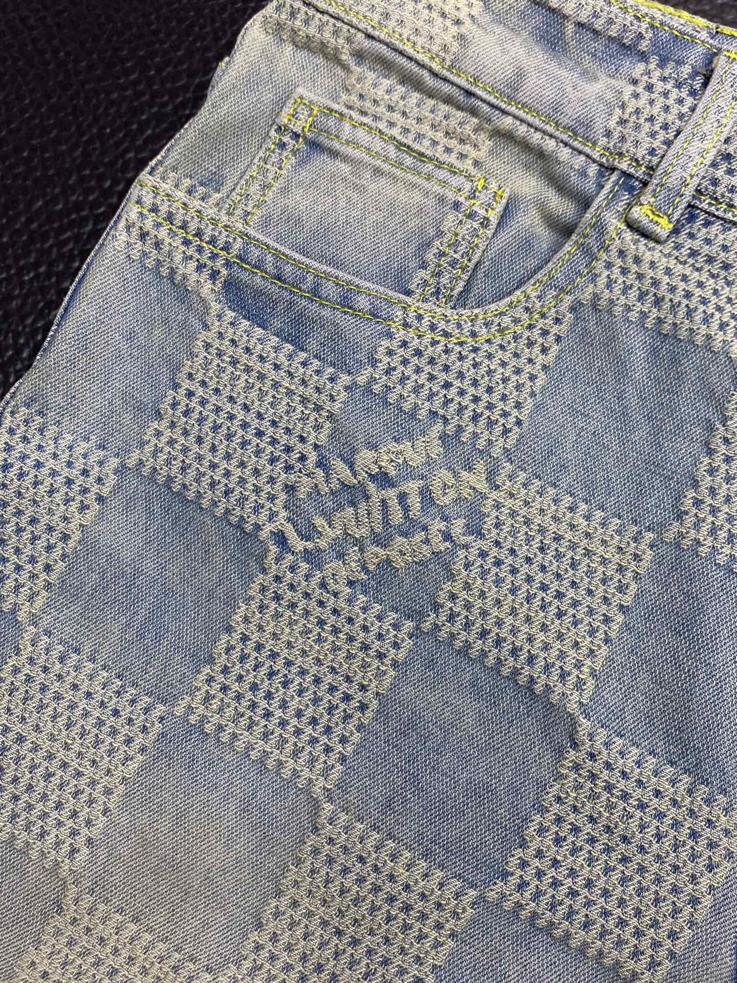 。Louis Vuitton路易威登💥独家专供新款休闲微喇牛仔裤👖高端版本！棋盘格设计 专柜定制面料 透