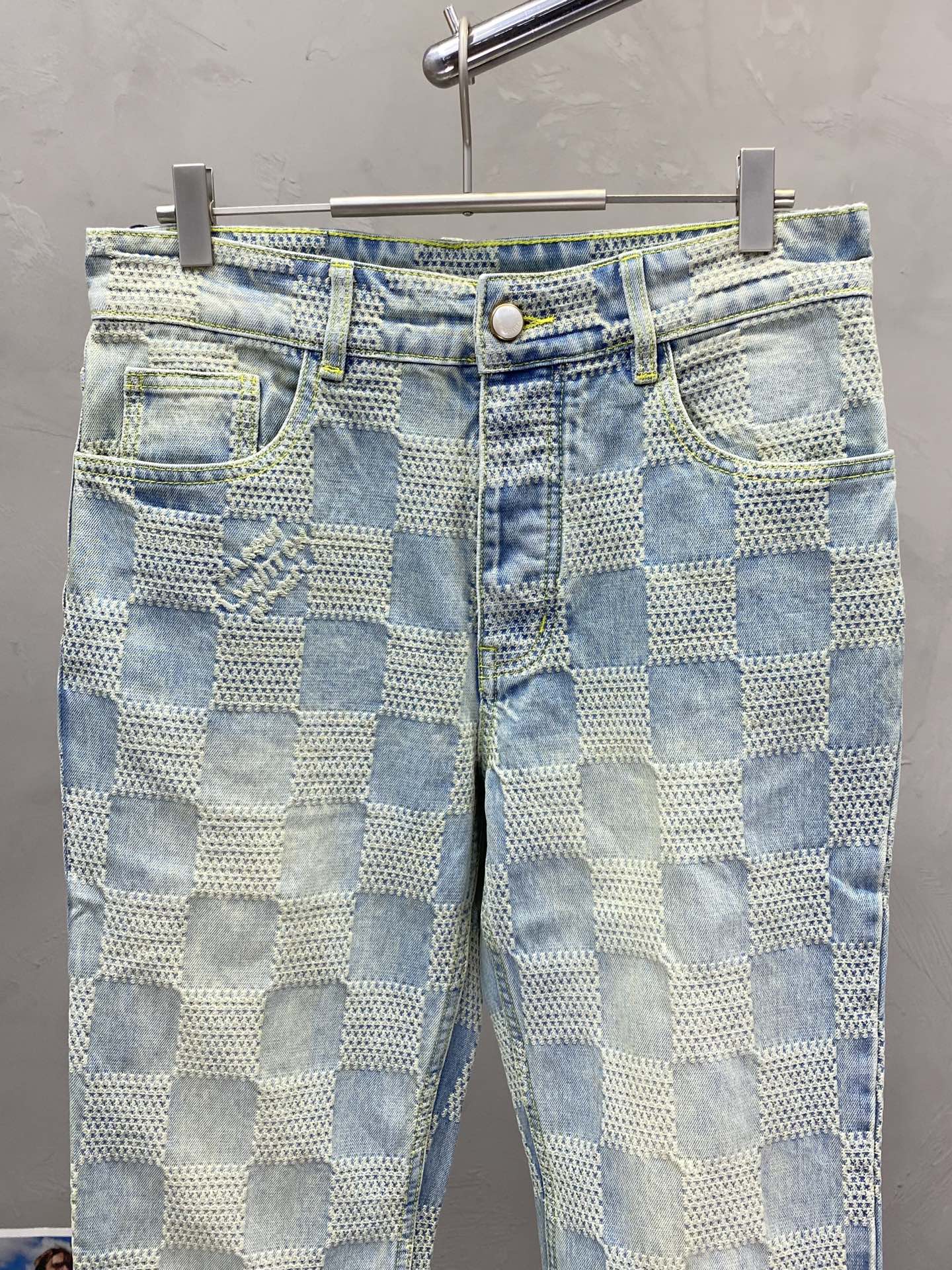 。Louis Vuitton路易威登💥独家专供新款休闲微喇牛仔裤👖高端版本！棋盘格设计 专柜定制面料 透