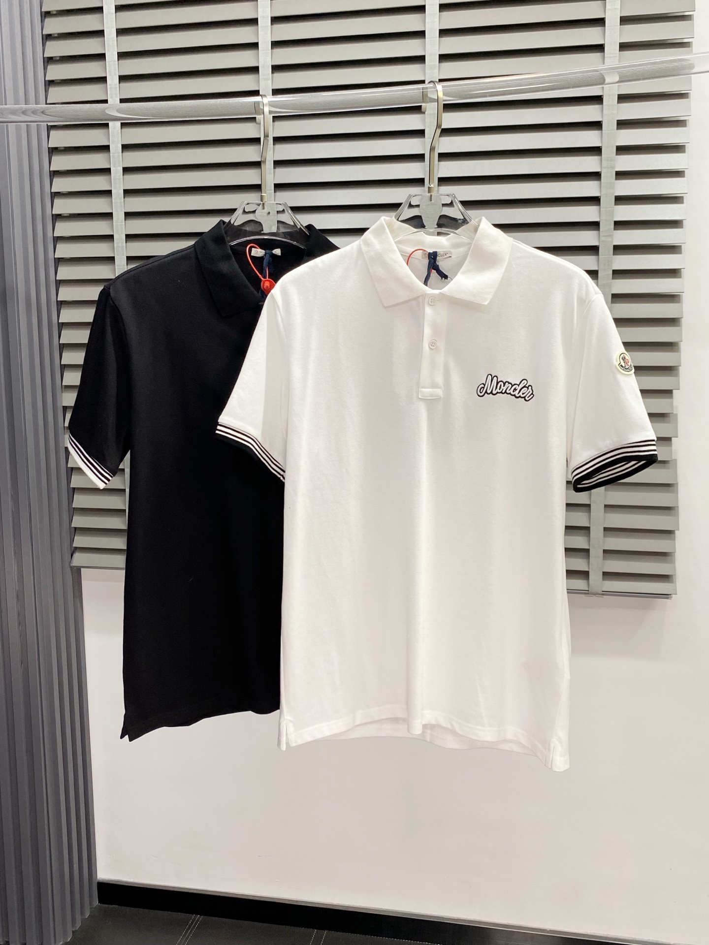 NO:150295,.Moncler mask exclusively provides new original single men's casual short sleeves, high-end customization, high-end version, fashionable and versatile imported fabric, super soft and delicate, skin-friendly and comfortable to wear, high-end boutique, OEM, fine-made top body, very good, men's essential items, complete three standards, S-XL,,christian louboutin, Moncler, T-shirt, alexander wang19860909.Moncler蒙口独家专供新款原单男士休闲短袖 高端定制 高端版本 时尚百搭爆款进口面料 手感超柔软细腻 穿着亲肤舒适 高端精品 代工厂精细做上身非常赞 男士必备单品 三标齐全 码数S-XL,,christian louboutin,Moncler,T-shirt,alexander wang,Men's clothing