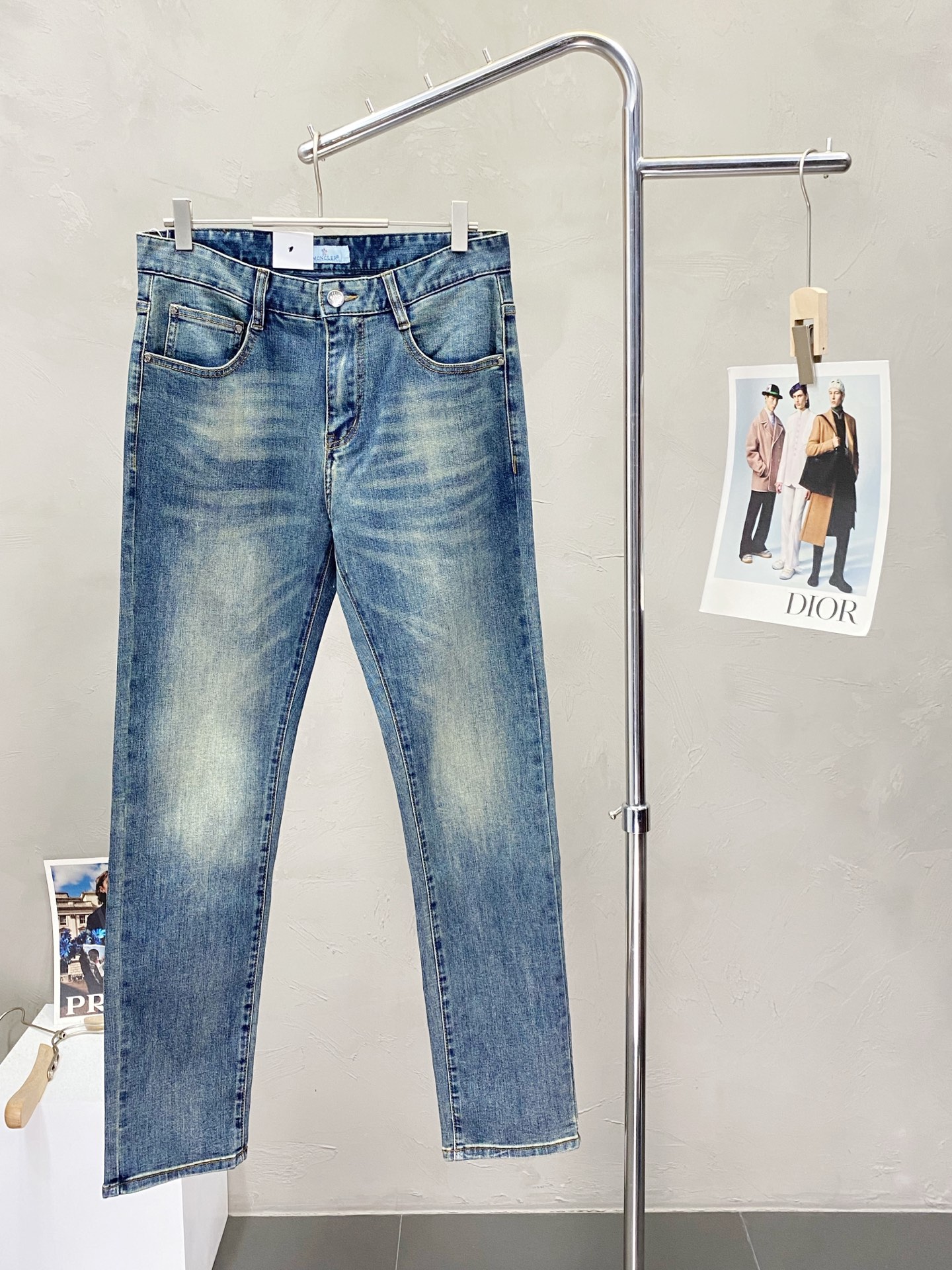 NO:150151,.Moncler hooded exclusively for new high-end jeans!  Customized fabrics for counters are breathable and comfortable, with impeccable details, and the brand element design concept reflects high quality. The feel is delicate and soft!  It is casually cut, with a great upper body style!  30-38, christian louboutin, Moncler, jeans, alexander wang19860909.Moncler蒙口独家专供新款牛仔裤高端版本！专柜定制面料 透气舒适度高,细节无可挑剔,品牌元素设计理念,体现高品质.手感细腻柔软！呈现休闲裁剪,上身版型超赞！码数30-38,,christian louboutin,Moncler,jeans,alexander wang,Men's clothing