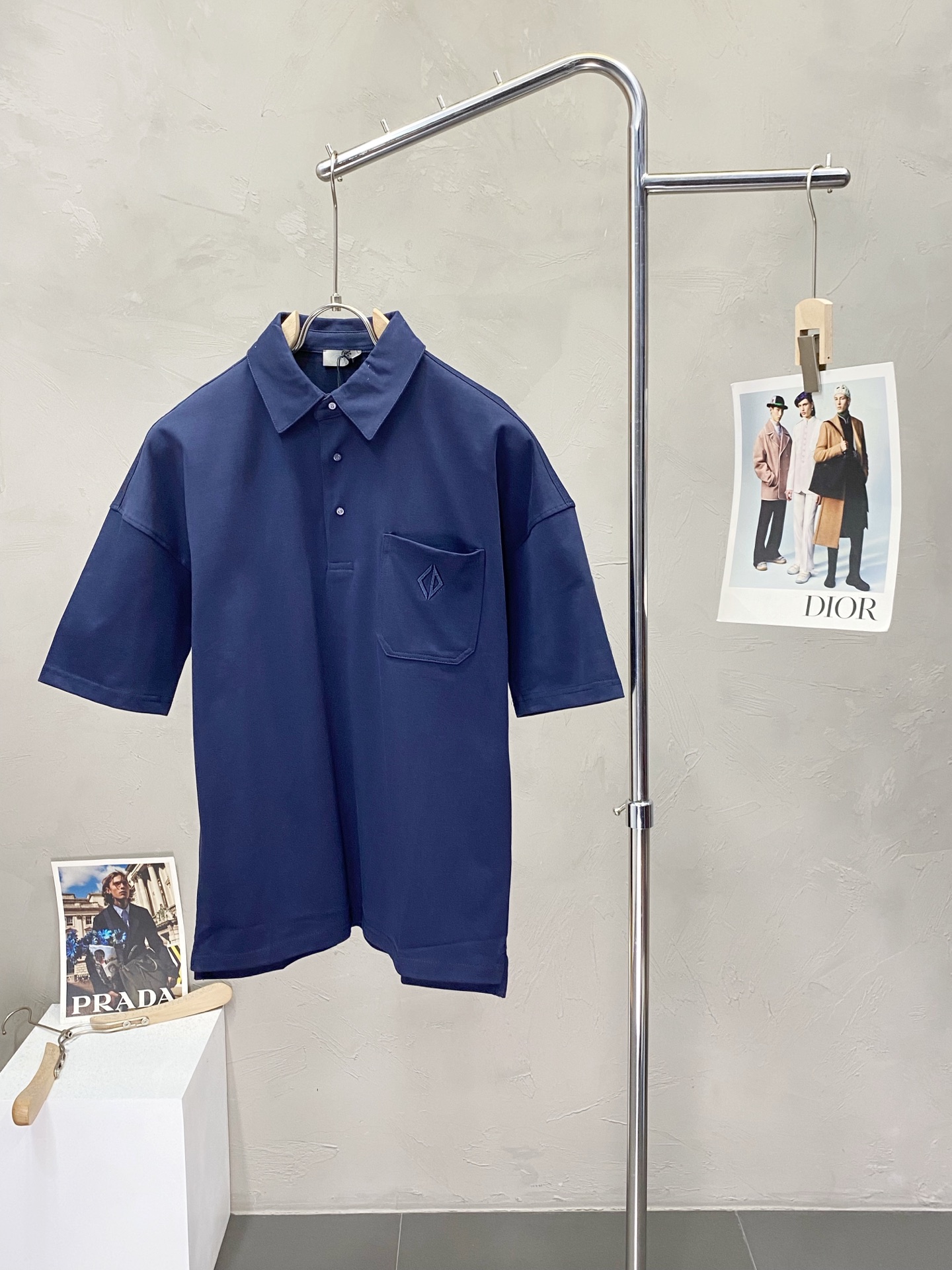 NO:150296,.Dior exclusively offers new original single men's casual short sleeves, high-end customization, high-end version, fashionable and versatile imported fabric, super soft and delicate, skin-friendly and comfortable to wear, high-end boutique, OEM, fine production, very good for the upper body, men's essential items, complete three standards, S-XL,,dior,dior,T-shirt,alexander wang19860909.Dior迪奥独家专供新款原单男士休闲短袖 高端定制 高端版本 时尚百搭爆款进口面料 手感超柔软细腻 穿着亲肤舒适 高端精品 代工厂精细做上身非常赞 男士必备单品 三标齐全 码数S-XL,,dior,dior,T-shirt,alexander wang,Men's clothing