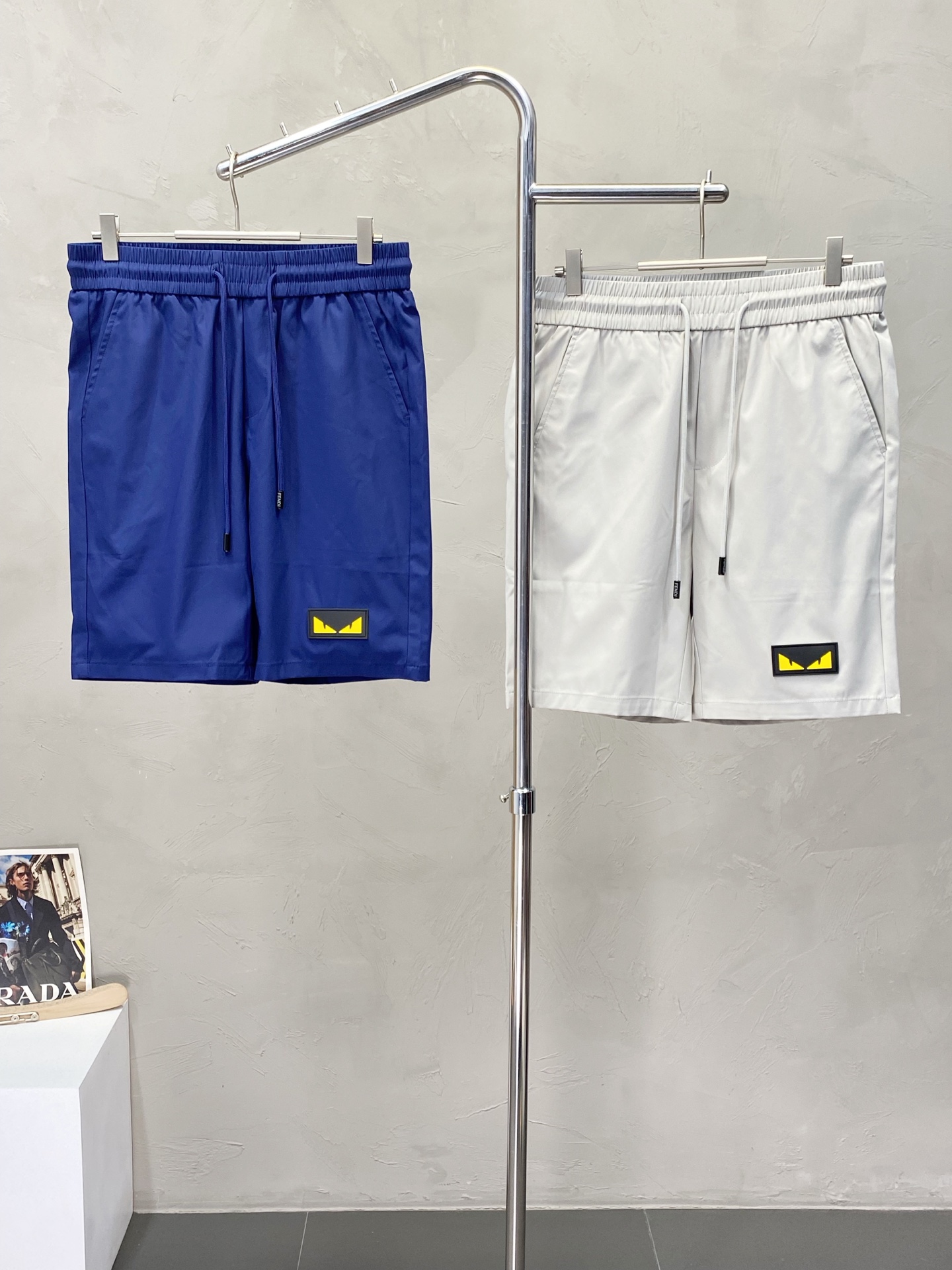 NO:150232,.FENDI exclusively offers new high-end versions of shorts!  Customized fabrics for counters are breathable and comfortable, with impeccable details, and the brand element design concept reflects high quality. The feel is delicate and soft!  It is casually cut, with a great upper body style!  Number of codes: M-3XL, fendi, fendi, shorts, alexander wang19860909.FENDI芬迪独家专供新款短裤高端版本！专柜定制面料 透气舒适度高,细节无可挑剔,品牌元素设计理念,体现高品质.手感细腻柔软！呈现休闲裁剪,上身版型超赞！码数: M-3XL,,fendi,fendi,shorts,alexander wang,Men's clothing