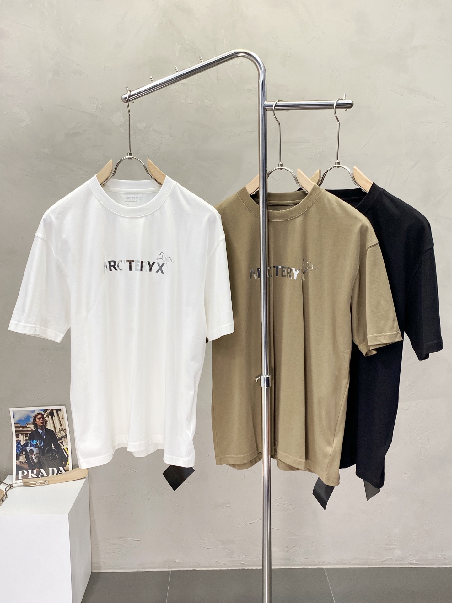 NO:150240,.Arc’teryx Archaeopteryx exclusively offers new men’s casual short sleeves, high-end customization, high-end version, fashionable and versatile imported fabric, super soft and delicate, skin-friendly and comfortable to wear, high-end boutique, OEM, fine-made, very good for the upper body, men’s essential items, complete three standards, S-3XL, arc’teryx, T-shirt, alexander wang19860909.Arc’teryx始祖鸟独家专供新款男士休闲短袖 高端定制 高端版本 时尚百搭爆款进口面料 手感超柔软细腻 穿着亲肤舒适 高端精品 代工厂精细做上身非常赞 男士必备单品 三标齐全 码数S-3XL,arc'teryx,T-shirt,alexander wang,Men's clothing